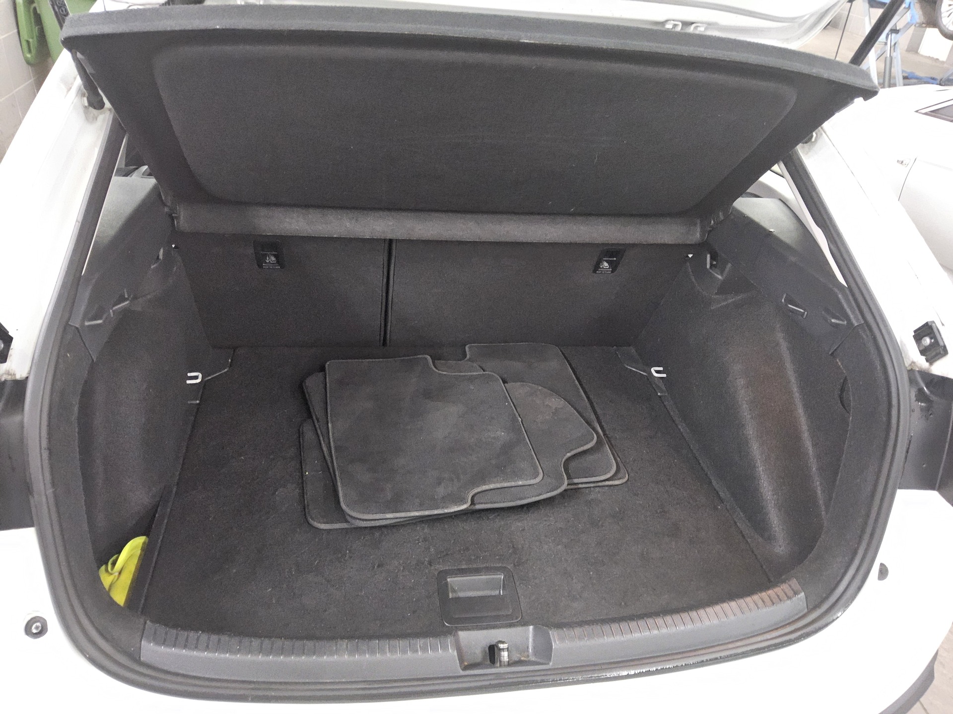 Volkswagen Taigo 1.0 TSI Life Navi DC LED DAB PDC Shz 12