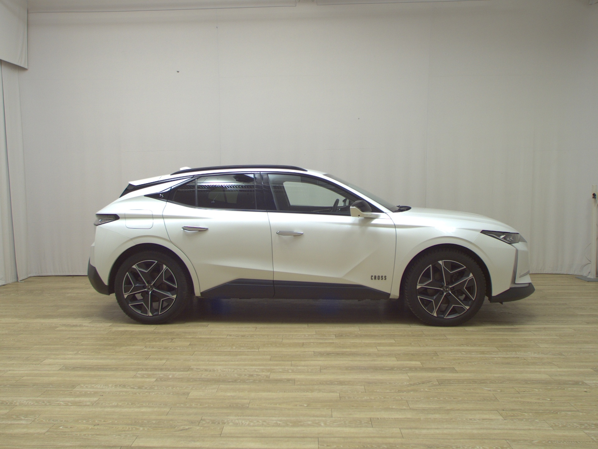 DS DS4 1.5 BlueHDI Cross Rivoli Navi LED HuD Focal