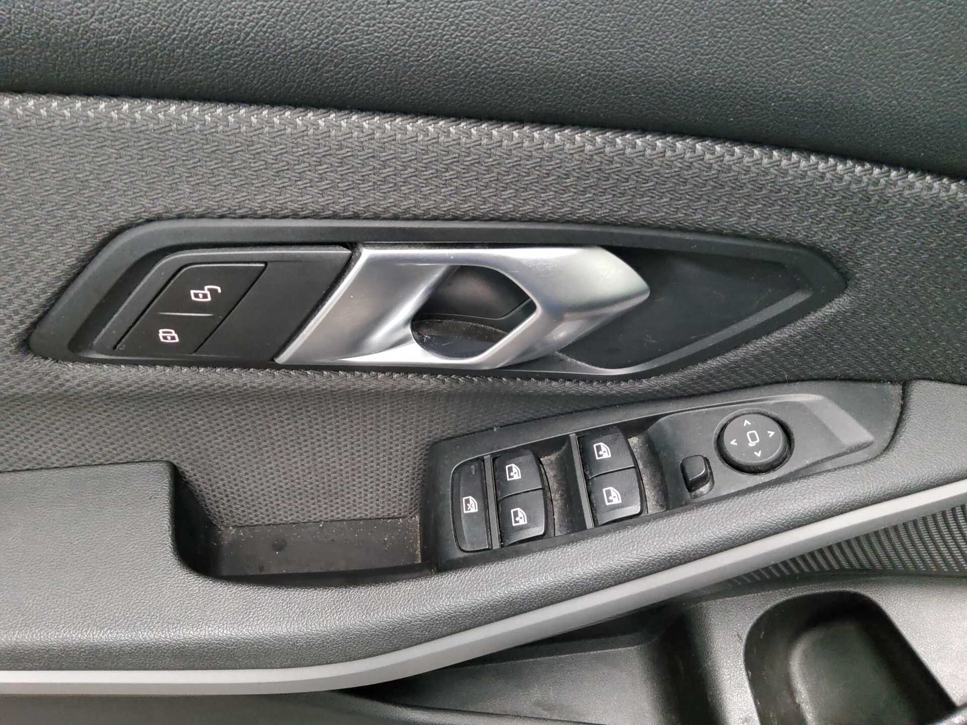 BMW 320dA Advantage Navi LC LED SHZ 9