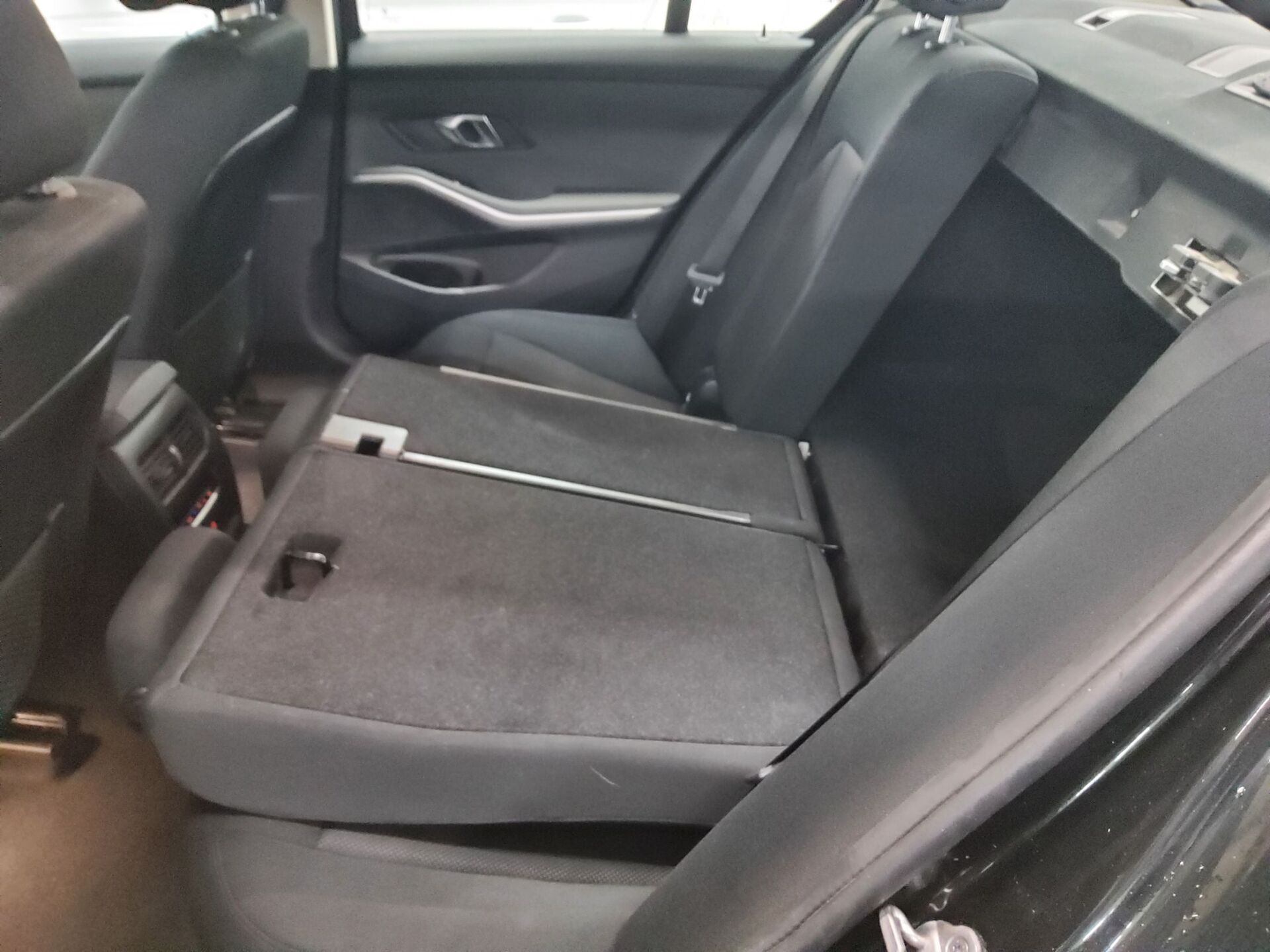 BMW 320dA Advantage Navi LC LED SHZ 12