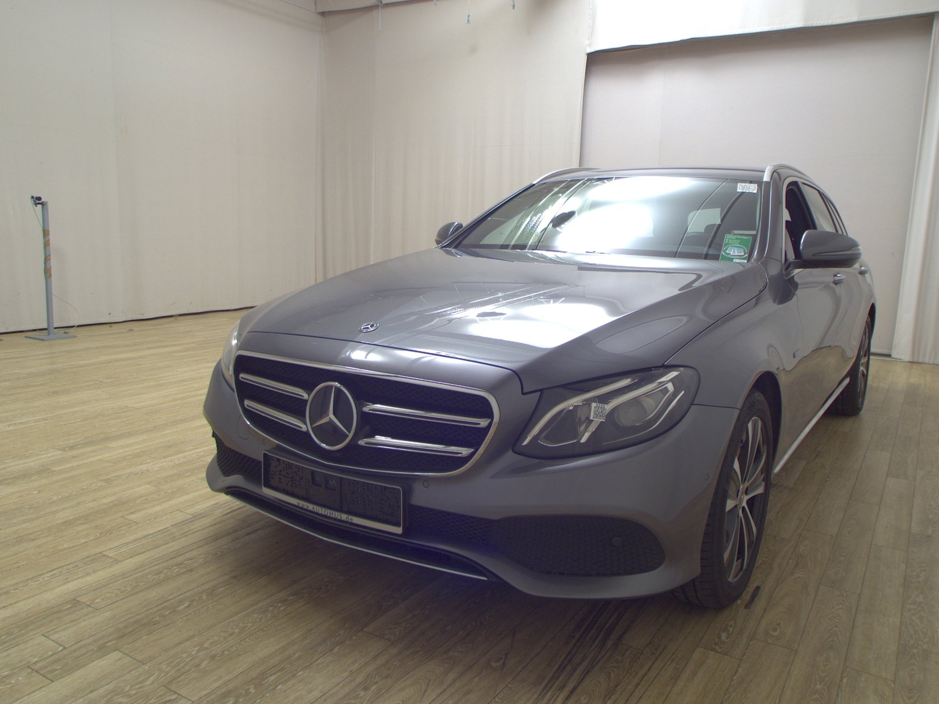 Mercedes-Benz E 300 T de Avantgarde Navi LED Widescrn RFK PDC 2