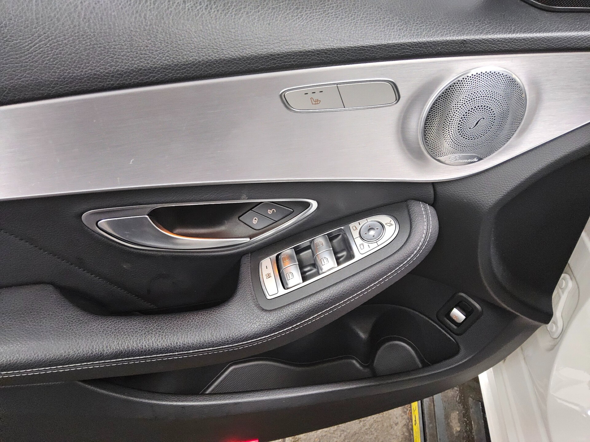 Mercedes-Benz C 300 T d AMG-Line Nav Burmester LED AHK Distr.+ 9