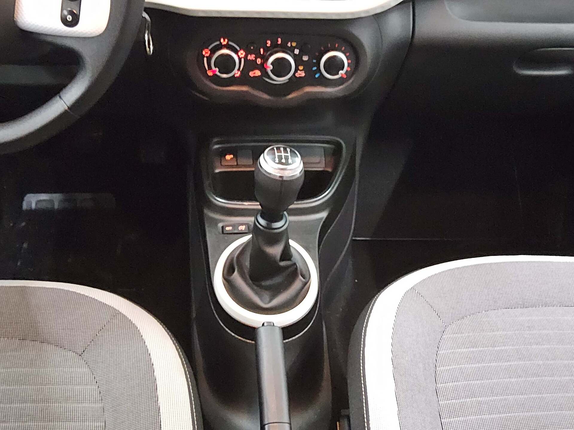 Renault Twingo 1.0 DAB Klima BT Bordcomputer LED-TFL 6