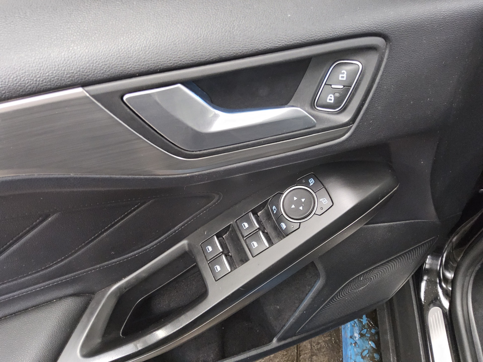 Ford Focus Turnier 2.0 EB Titanium Navi LED RFK AHK 9