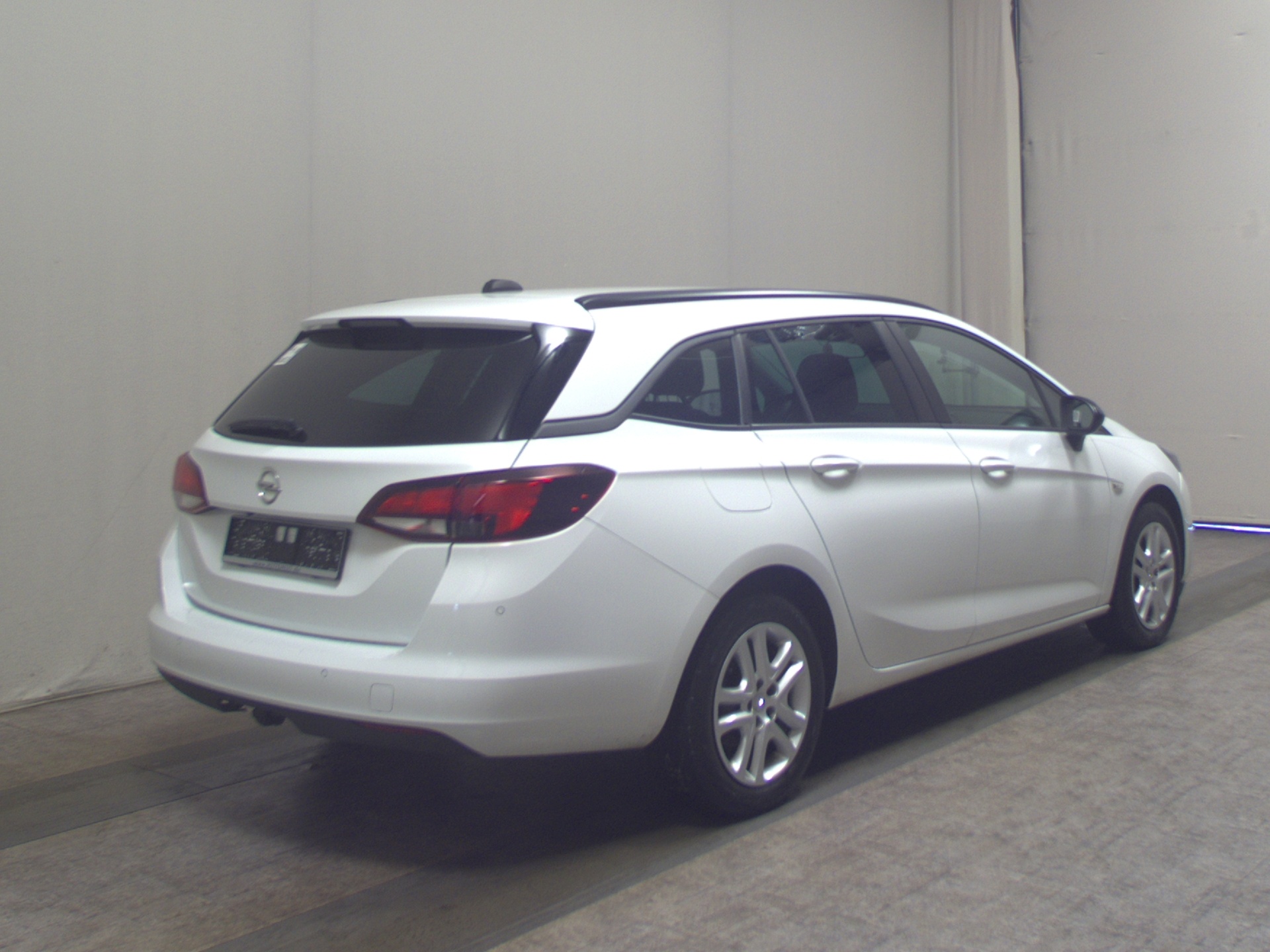 Opel Astra ST 1.5 D Business Ed. Navi LED Shz AHK PDC 4