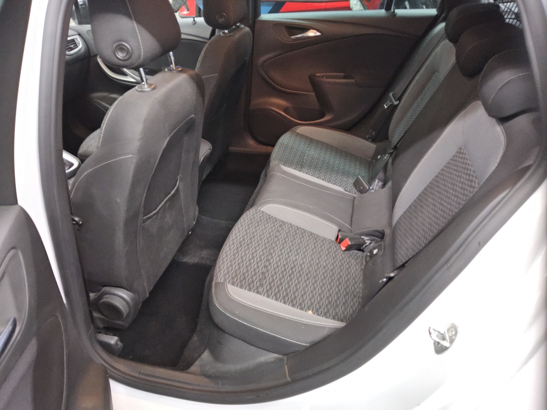 Opel Astra ST 1.5 D Business Ed. Navi LED Shz AHK PDC 12