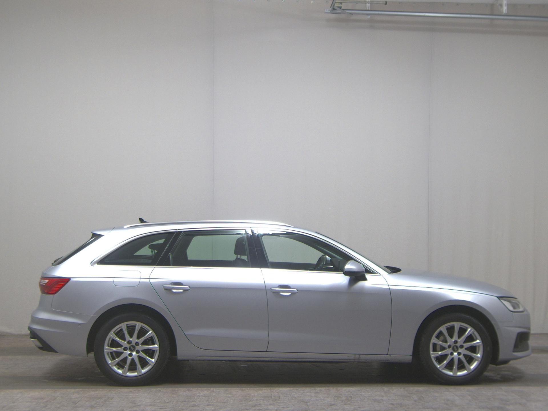 Audi A4 Avant 40 TDI Leder Navi LED PDC Shz Tempomat