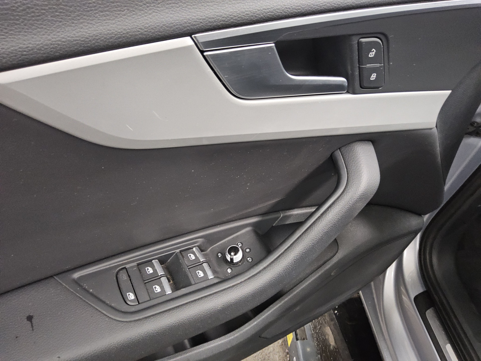 Audi A4 Avant 40 TDI Leder Navi LED PDC Shz Tempomat 9