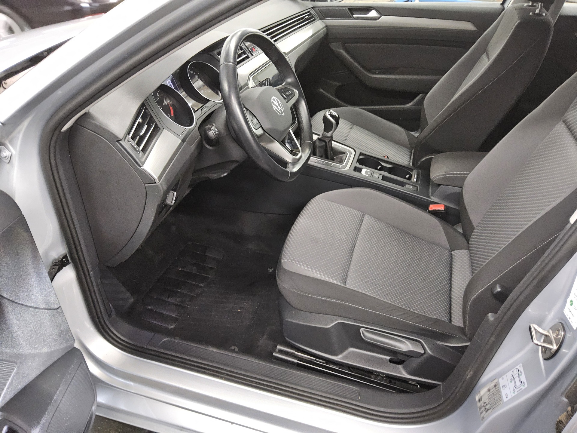 Volkswagen Passat Var. 2.0 TDI Navi LED Kamera Shz 8