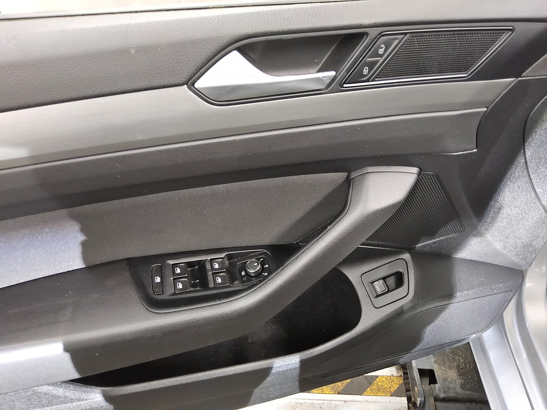 Volkswagen Passat Var. 2.0 TDI Navi LED Kamera Shz 9