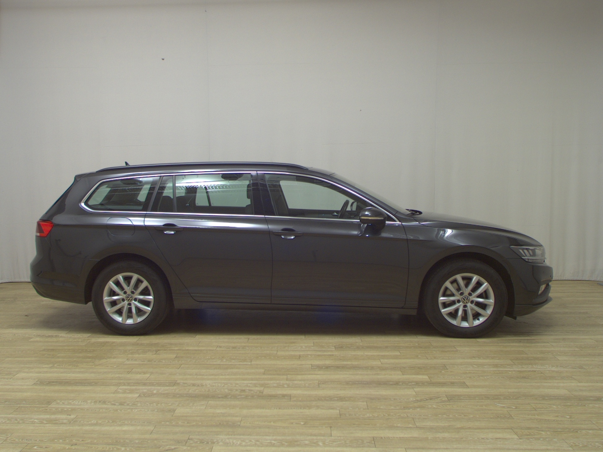 Volkswagen Passat Var. 2.0 TDI Business Navi AID Pano RFK