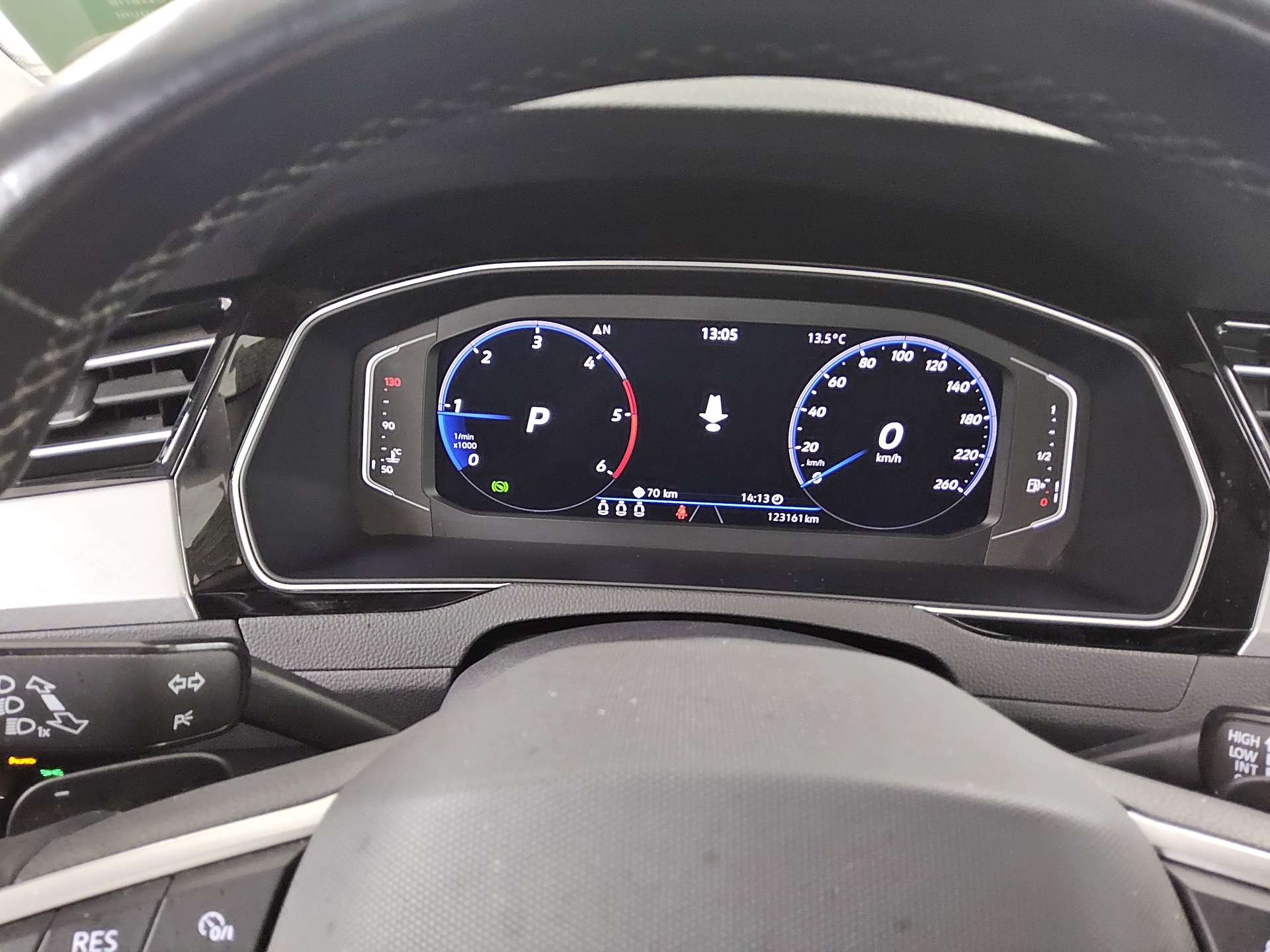 Volkswagen Passat Var. 2.0 TDI Business Navi AID Pano RFK 8