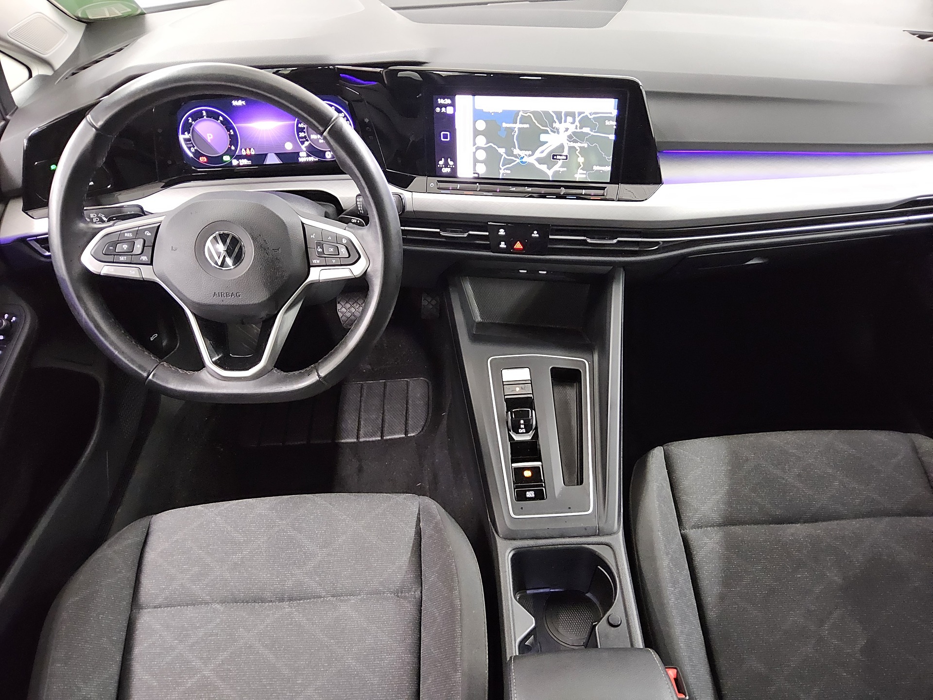 Volkswagen Golf-8 Var. 2.0 TDI Life Navi LED AID ACC Shz 5