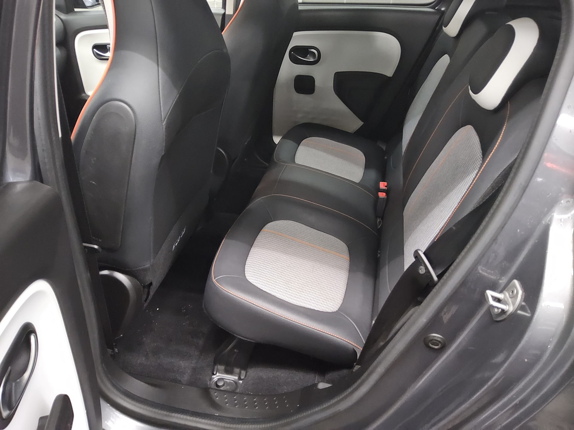 Renault Twingo Electric Vibes T-Leder Navi RfK 12