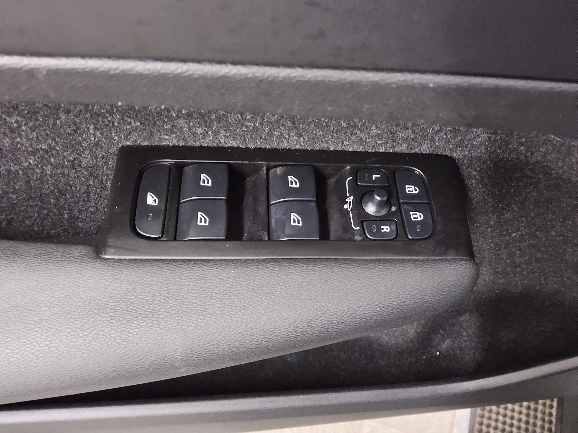 Volvo XC40 T4 Recharge Inscription Navi LED Kamera 10