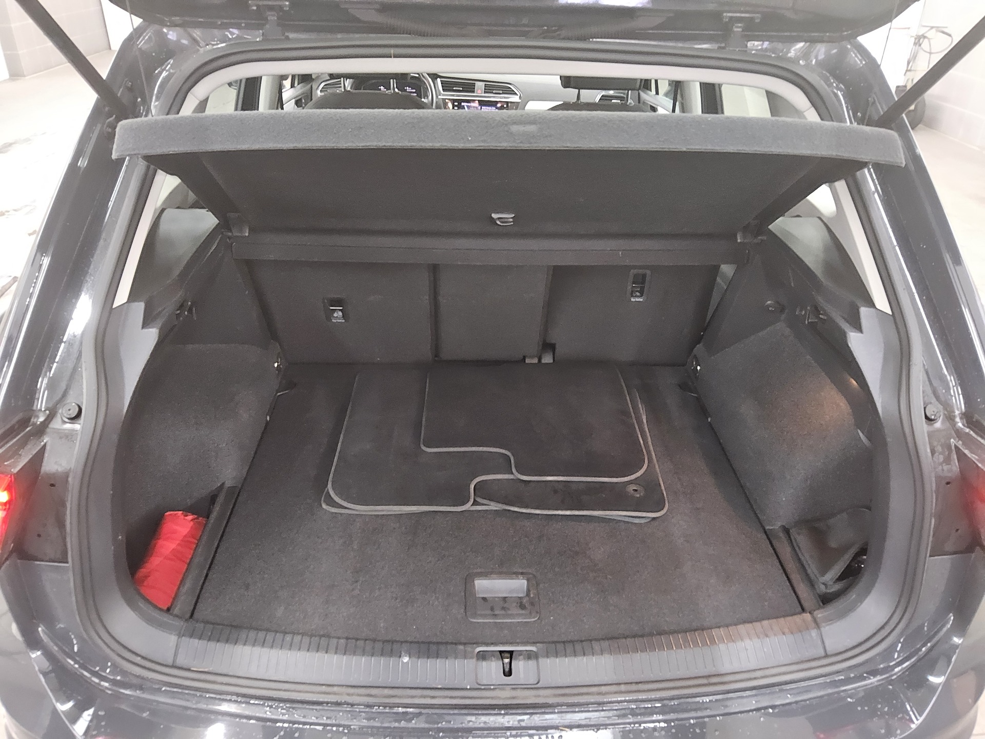 Volkswagen Tiguan 2.0 TDI 4M Comf. Navi+ AID Kamera Ahk RFK 12