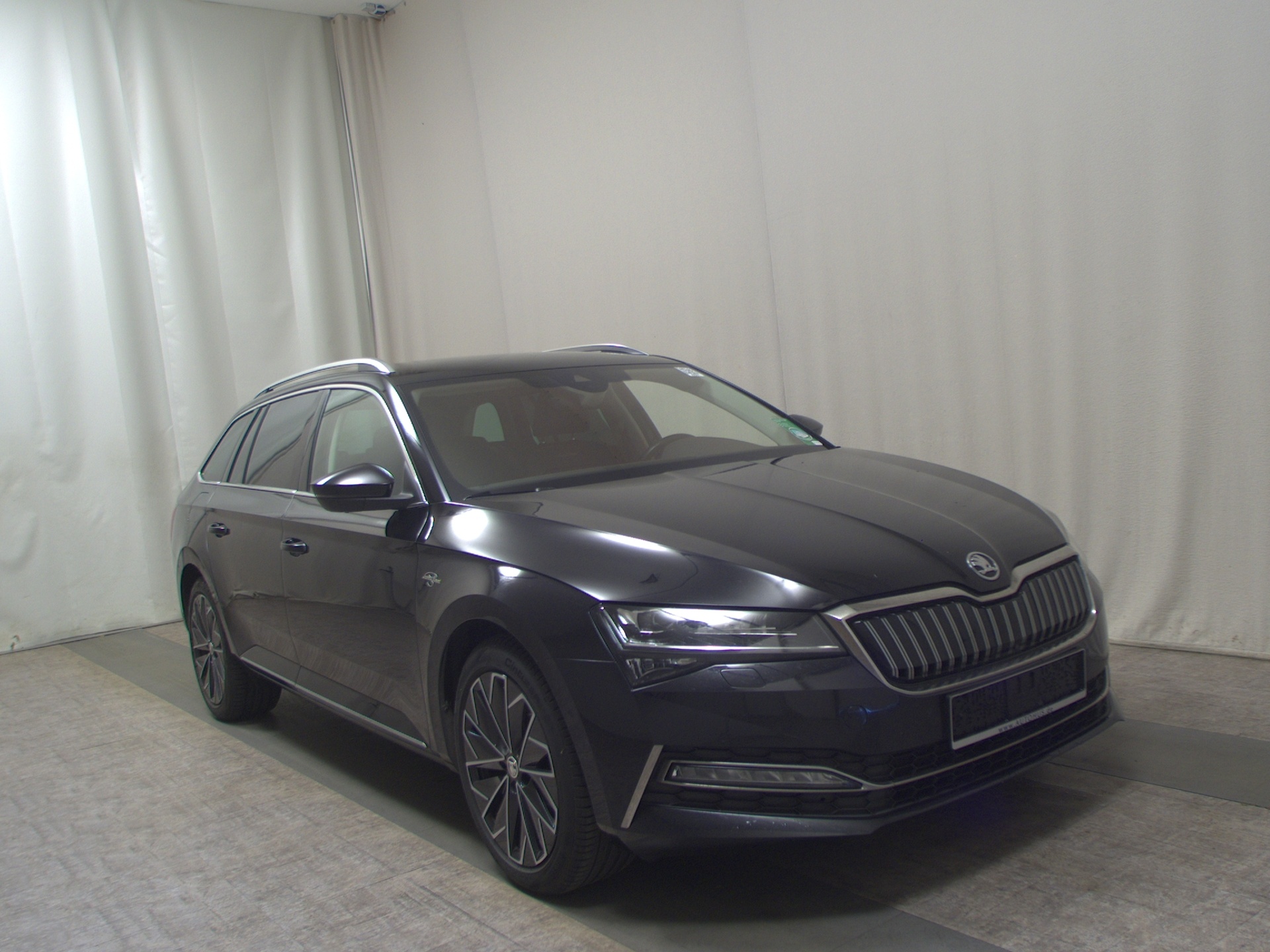 Skoda Superb Kombi 1.4 TSI iV L&K Navi LED Canton vc 3