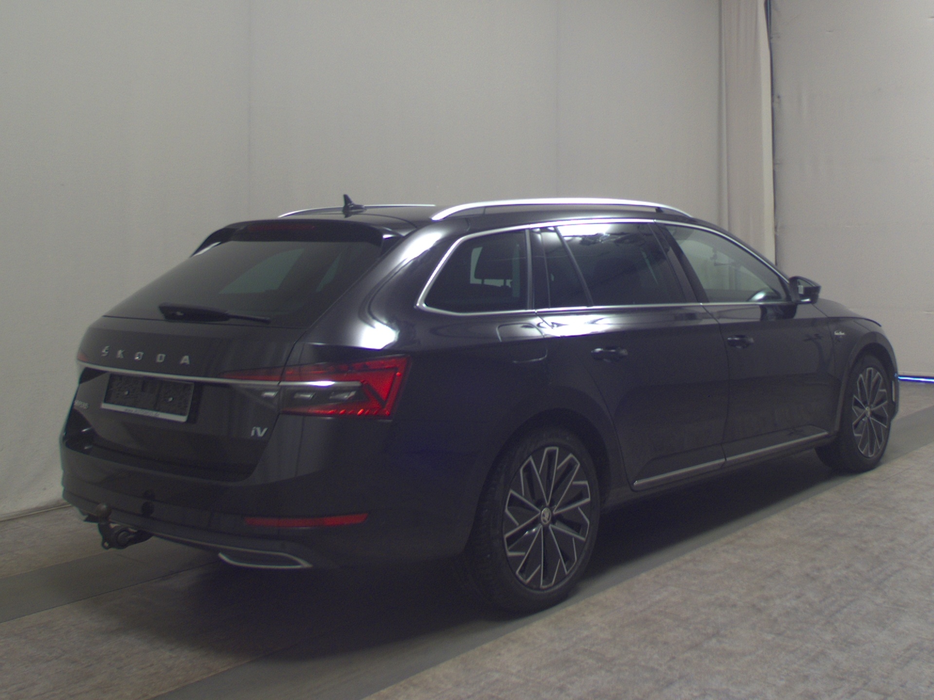 Skoda Superb Kombi 1.4 TSI iV L&K Navi LED Canton vc 4