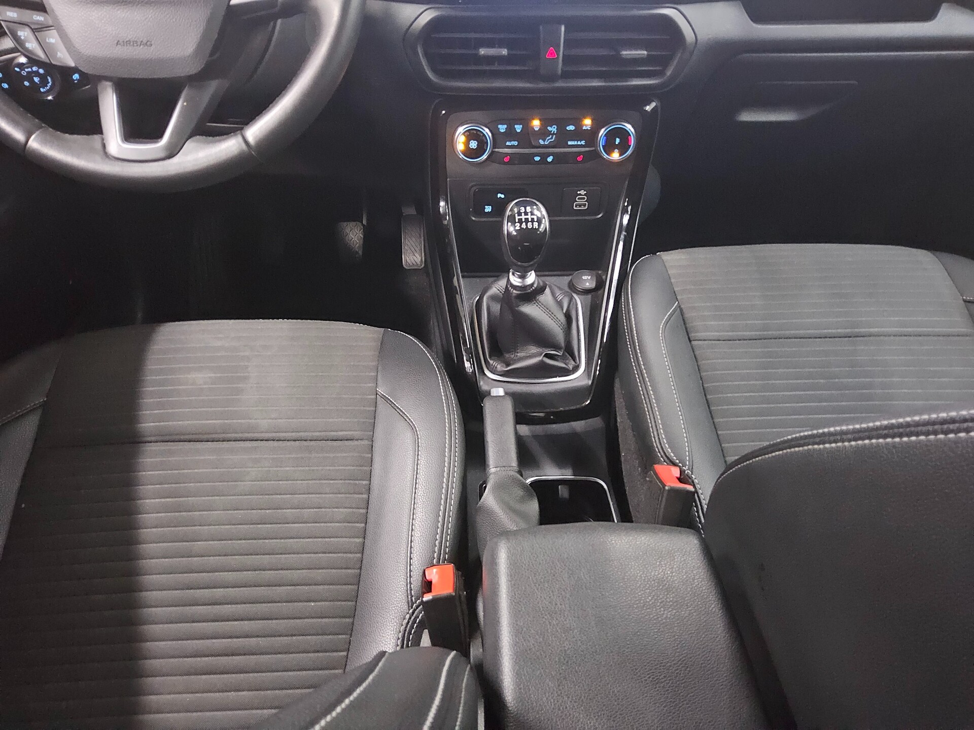 Ford EcoSport 1.0 EB Titanium LED T-Leder RFK 6