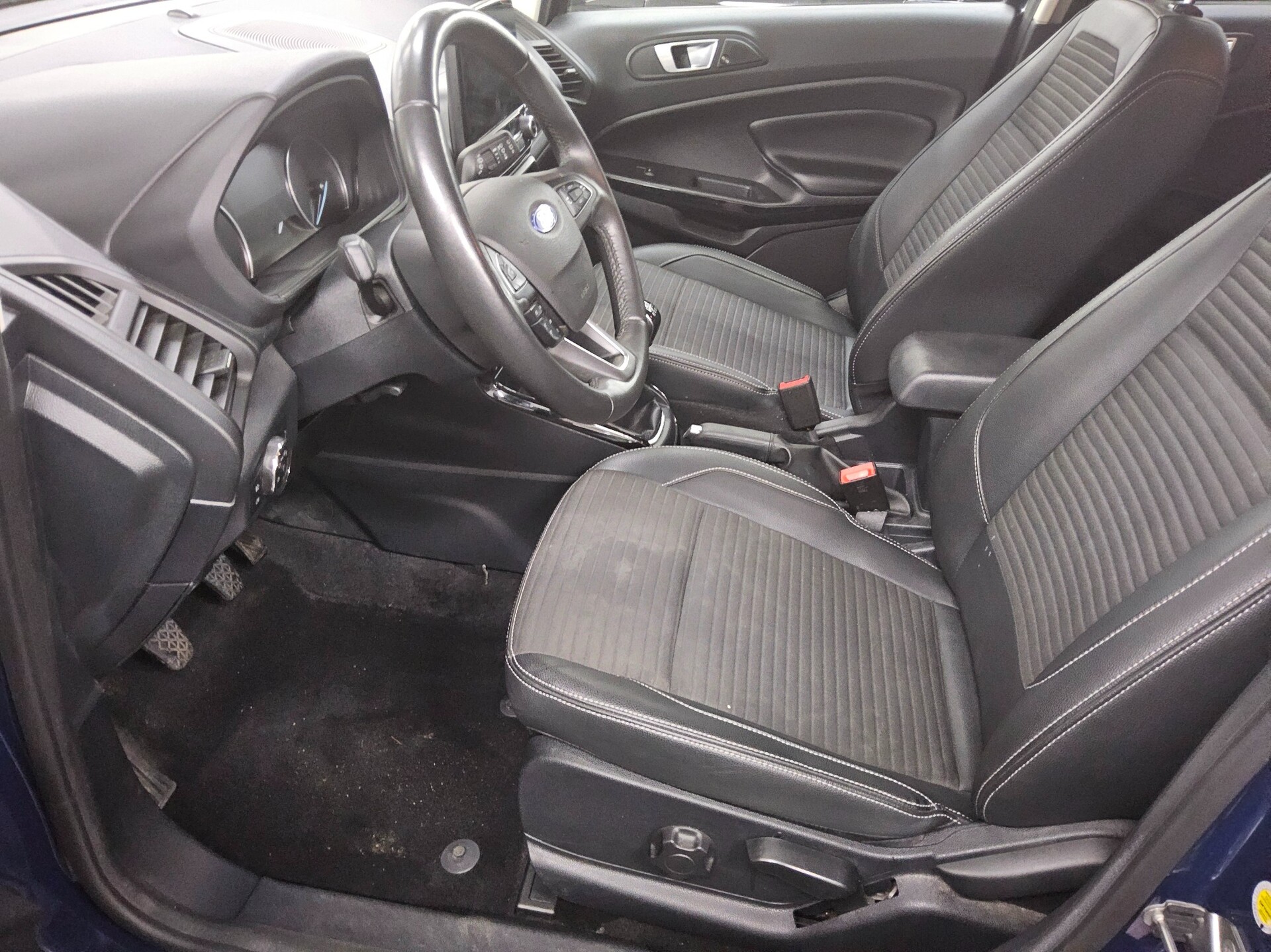 Ford EcoSport 1.0 EB Titanium LED T-Leder RFK 8