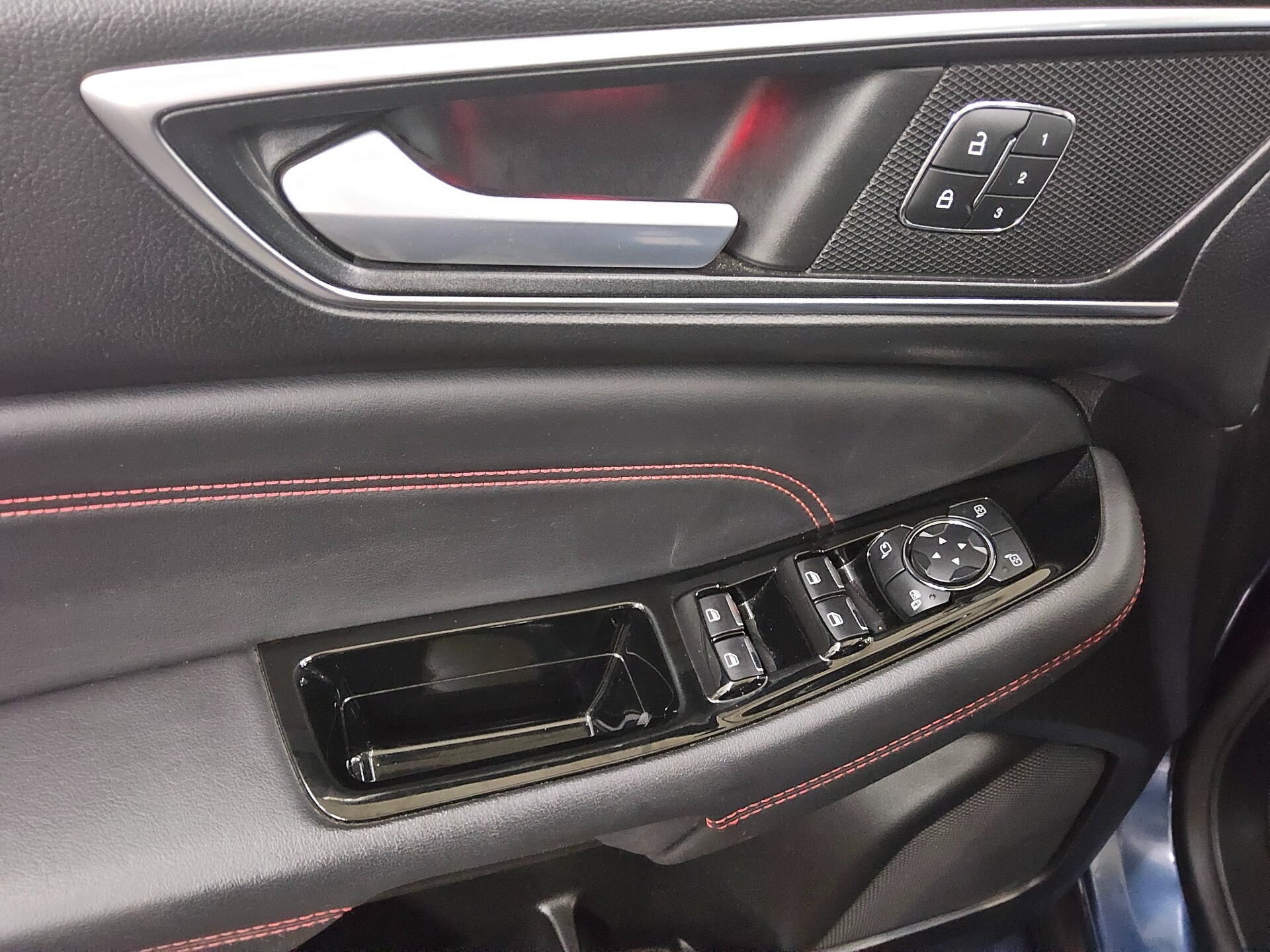 Ford S-Max 2.0 EB ST-Line Navi LED Leder RFK AHK 9