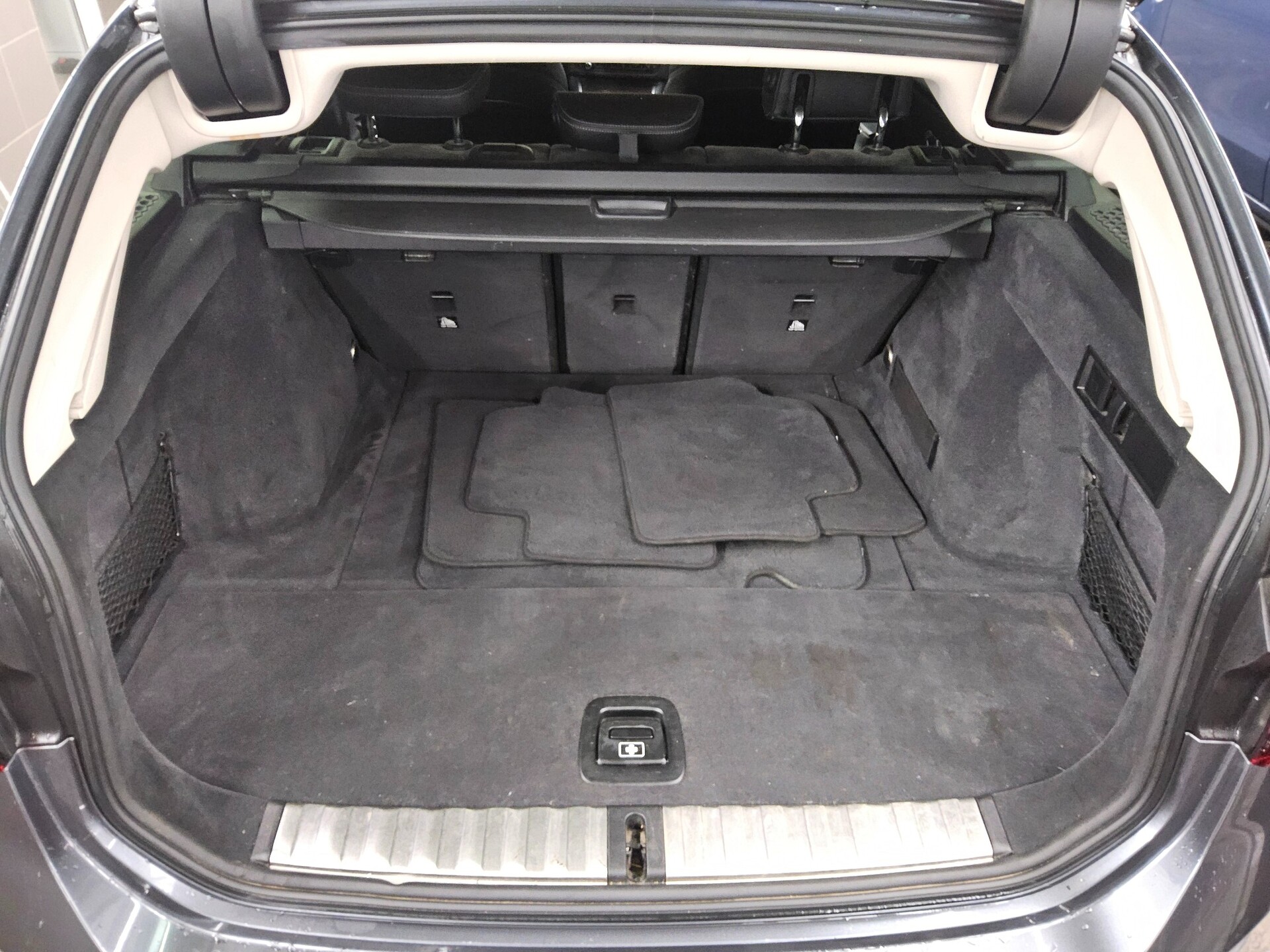 BMW 320dA Touring xDr Luxury-Line Leder Nav HiFi RFK 12