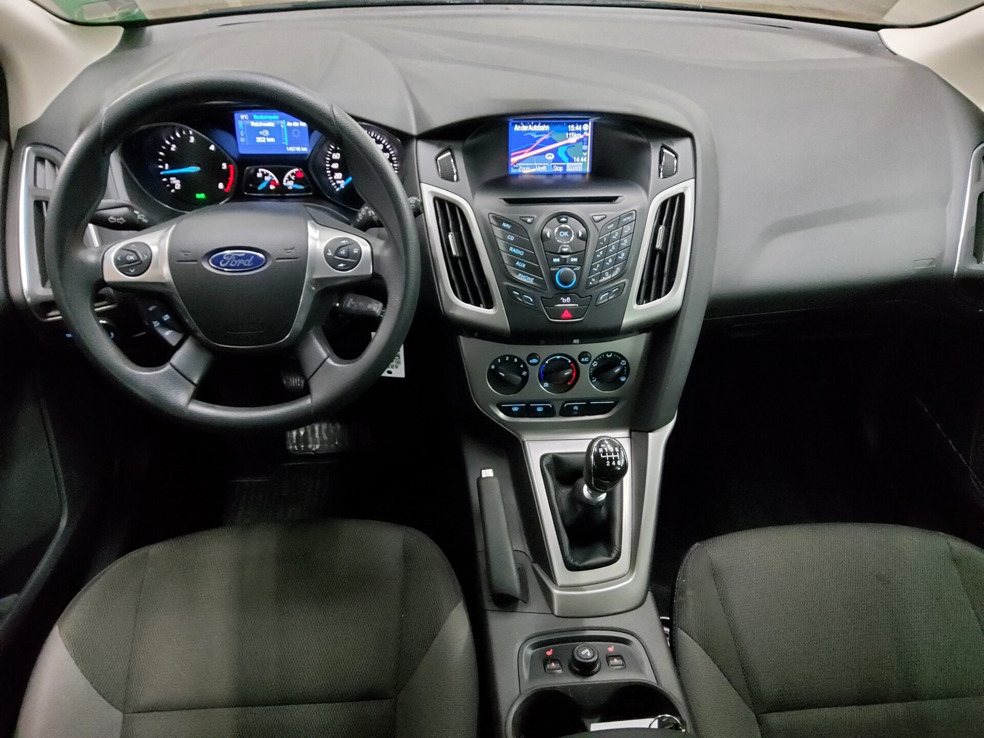 Ford Focus Turnier 1.6 TDCi Trend Navi Shz PDC 5