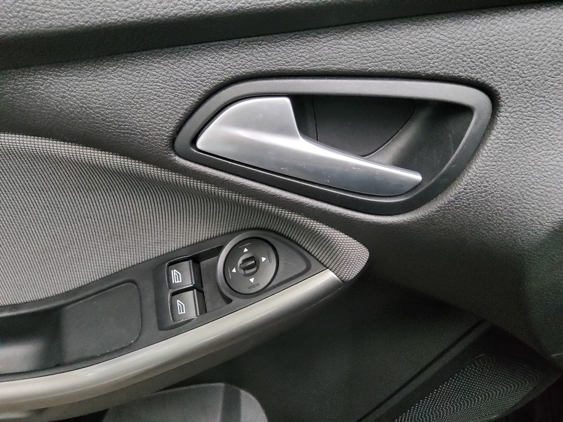 Ford Focus Turnier 1.6 TDCi Trend Navi Shz PDC 9