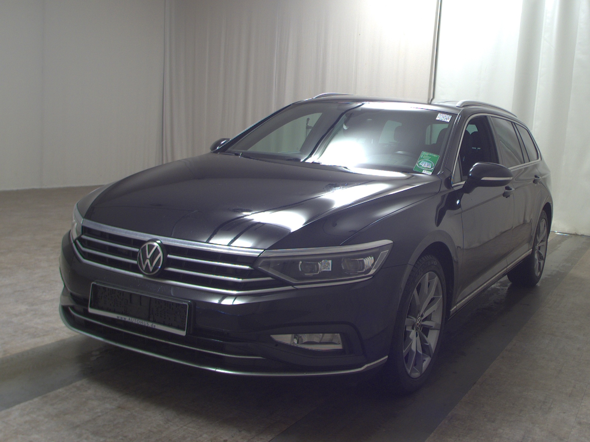 Volkswagen Passat Var. 2.0 TDI Elegance Leder DC Pano HuD 2