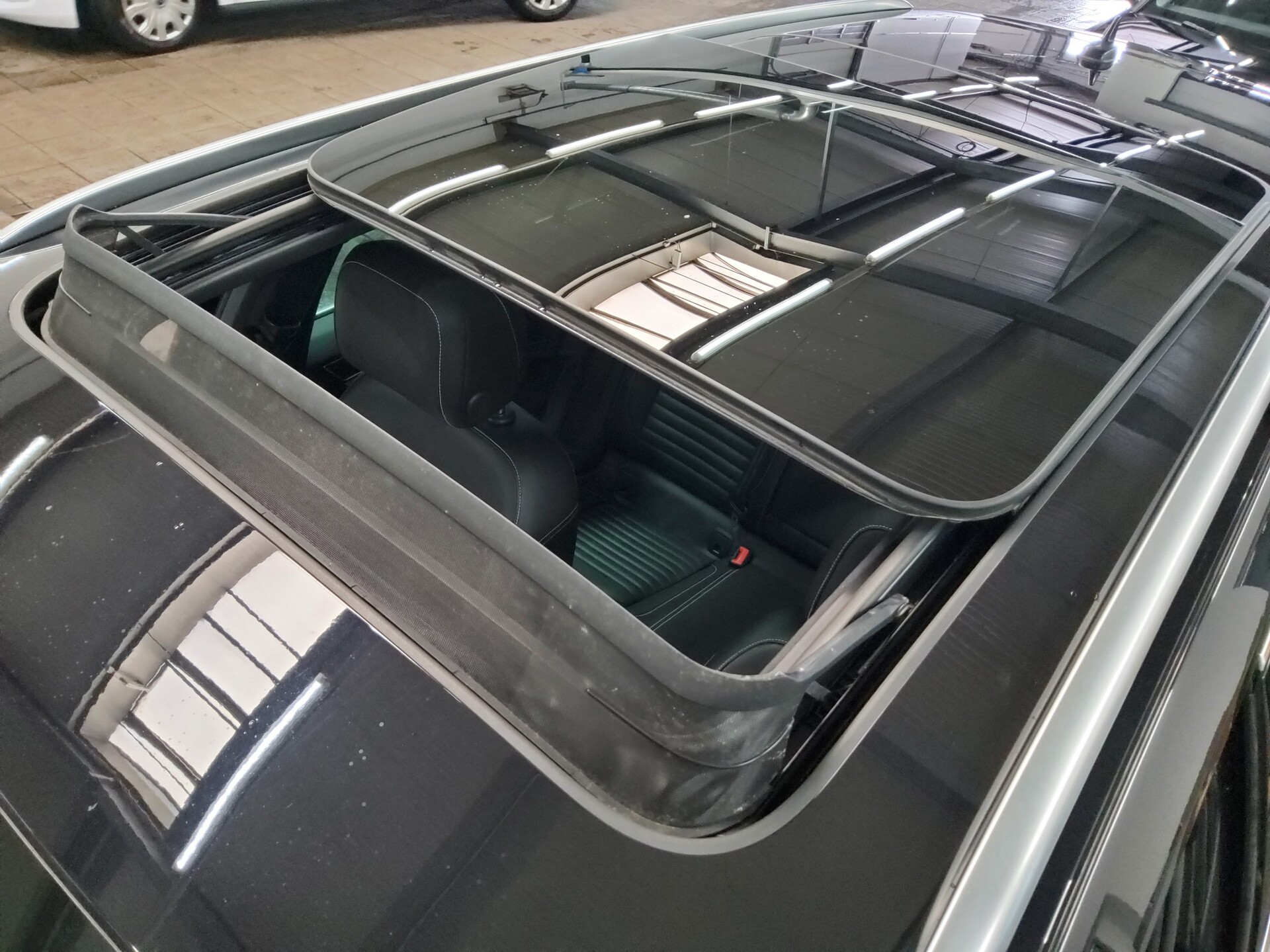 Volkswagen Passat Var. 2.0 TDI Elegance Leder DC Pano HuD 13