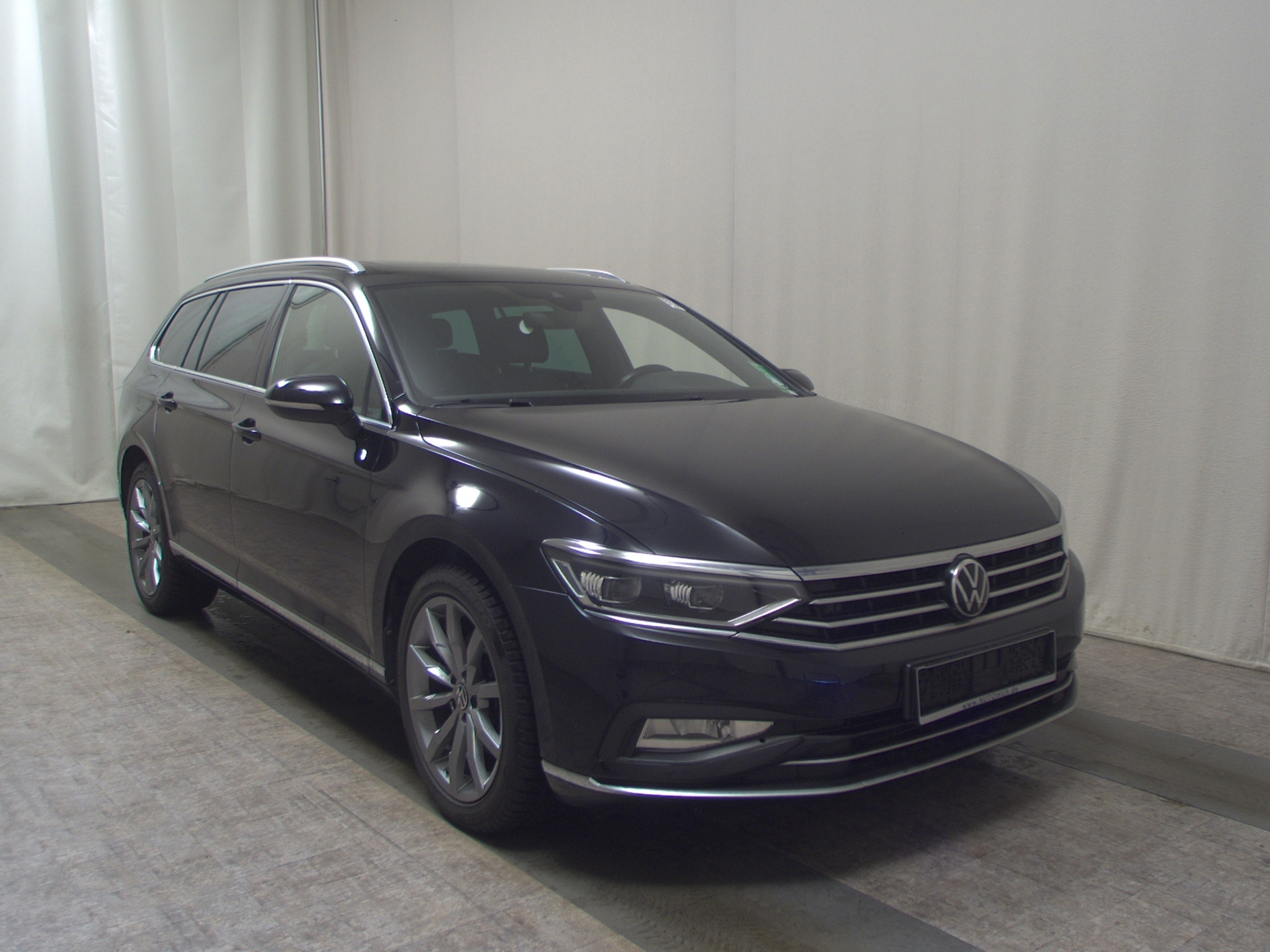 Volkswagen Passat Var. 2.0 TDI Elegance Leder DC Pano HuD 3