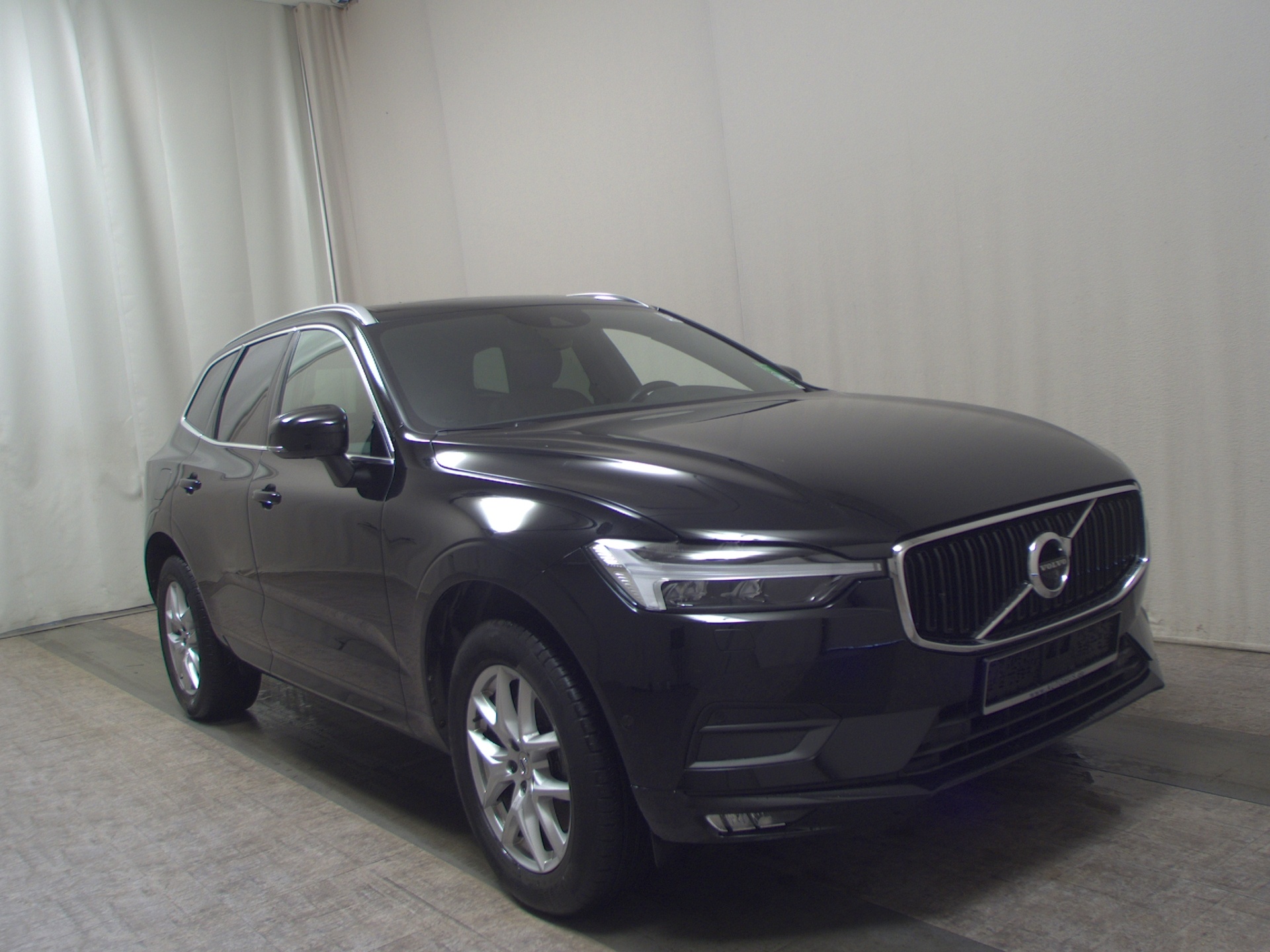 Volvo XC60 B4 Momentum Pro Navi LED Pano 360° H-K AHK 3