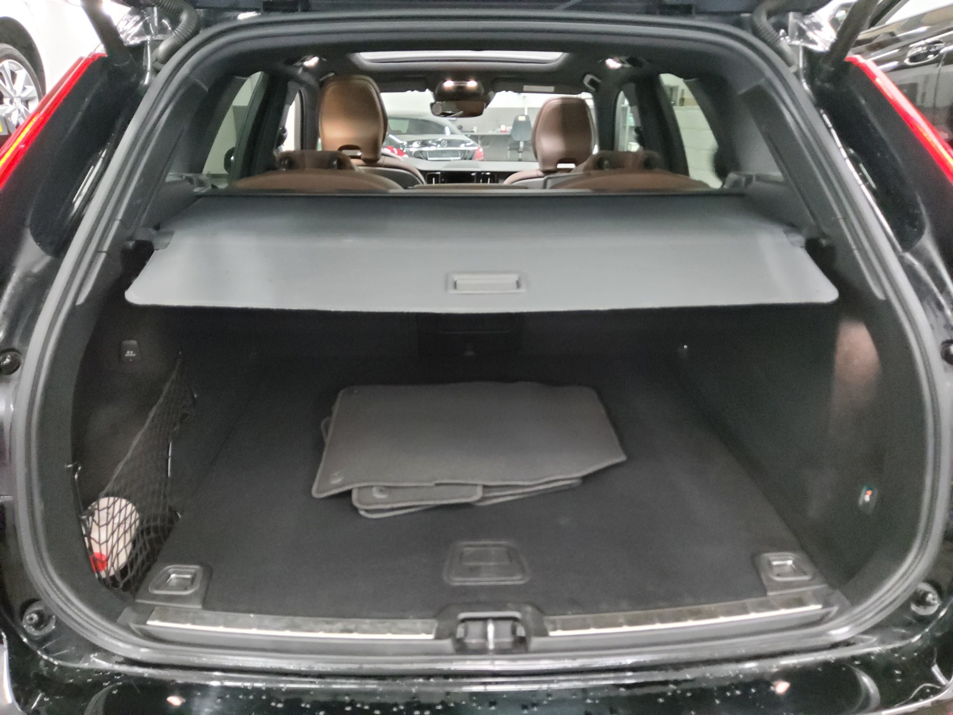 Volvo XC60 B4 Momentum Pro Navi LED Pano 360° H-K AHK 12