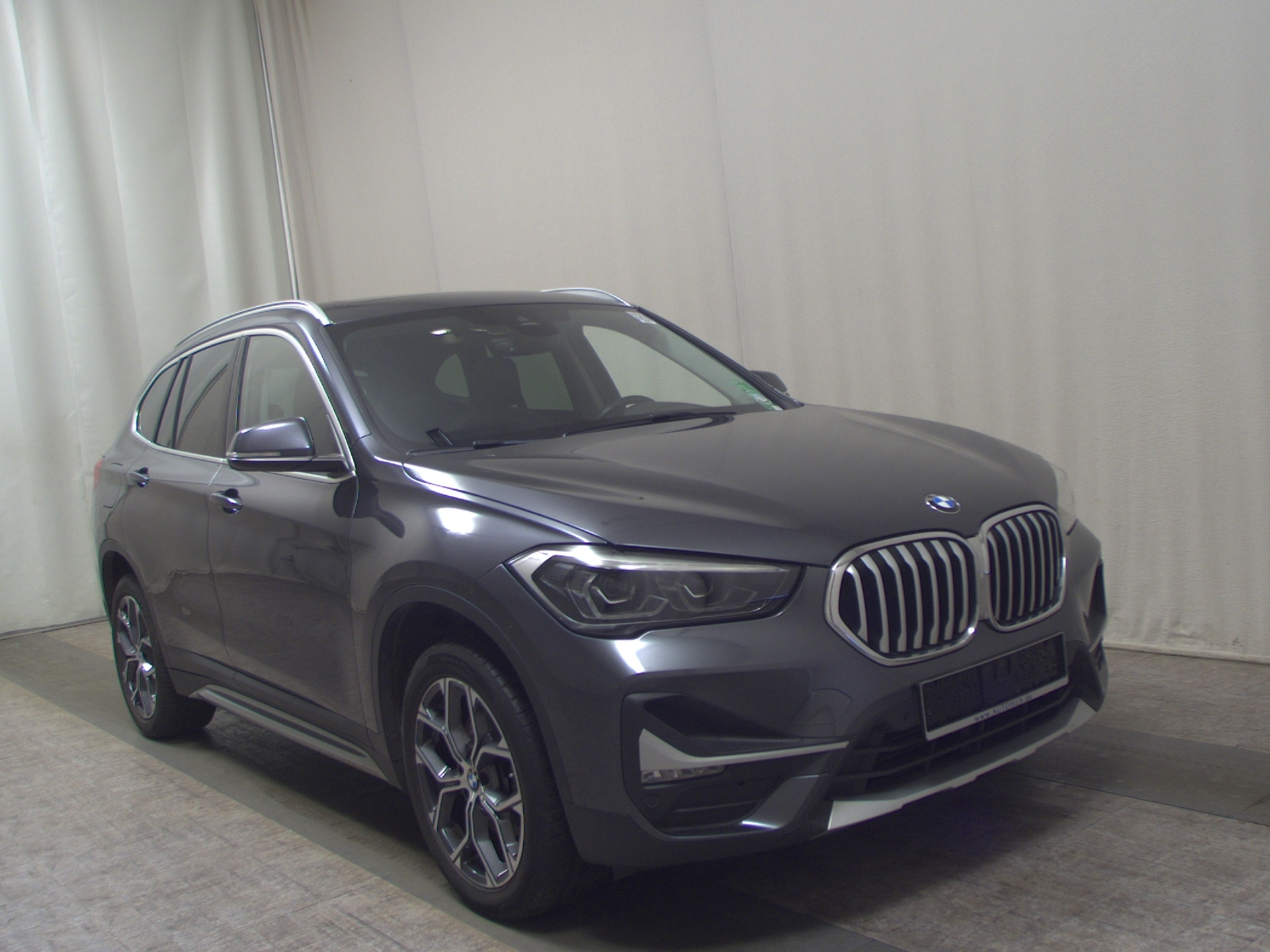 BMW X1 sDrive18d X-Line Navi LED Pano HiFi AHK ACC 3