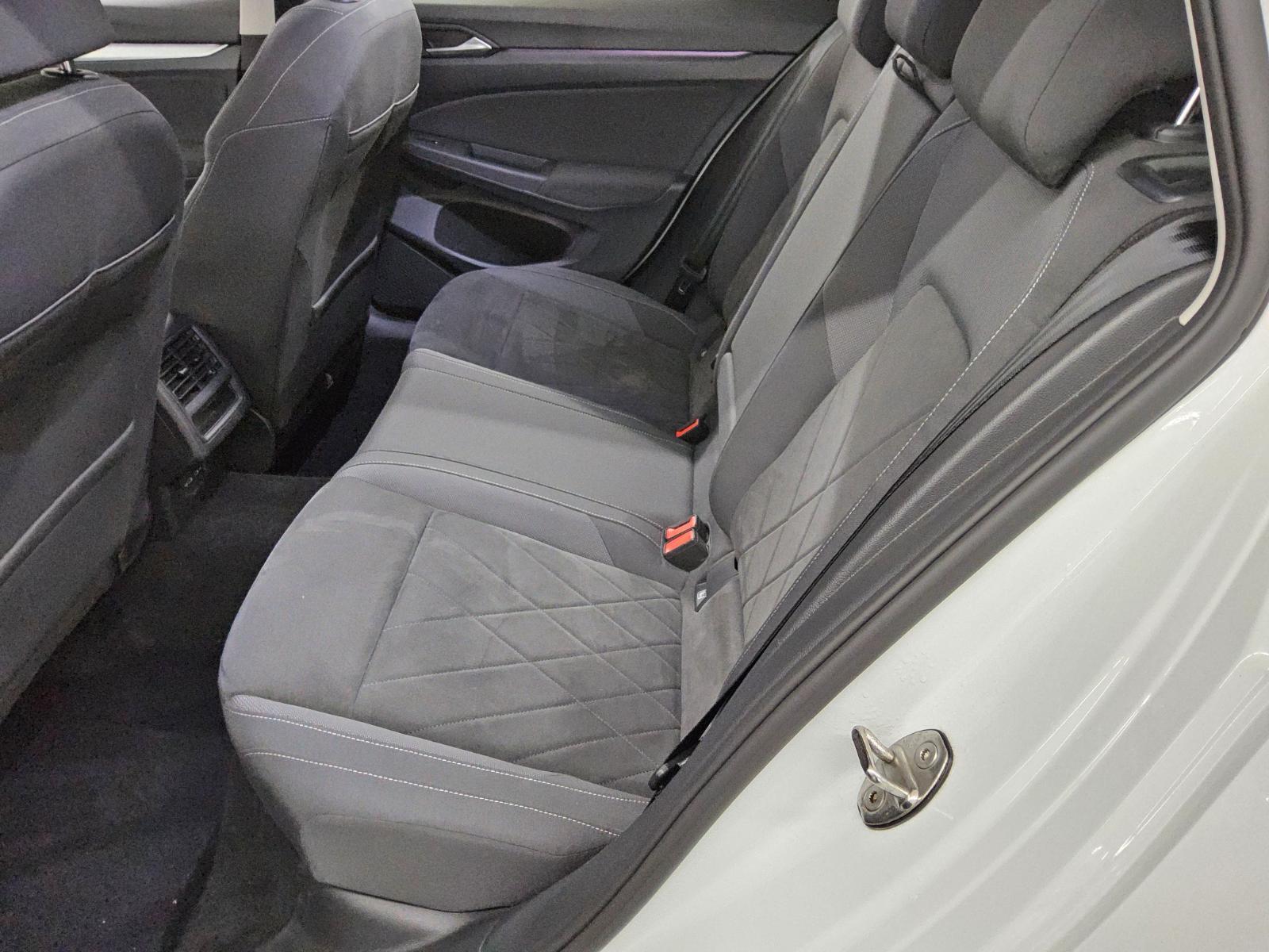 Volkswagen Golf-8 Var. 2.0 TDI Life Navi LED+ AID ACC PDC 13