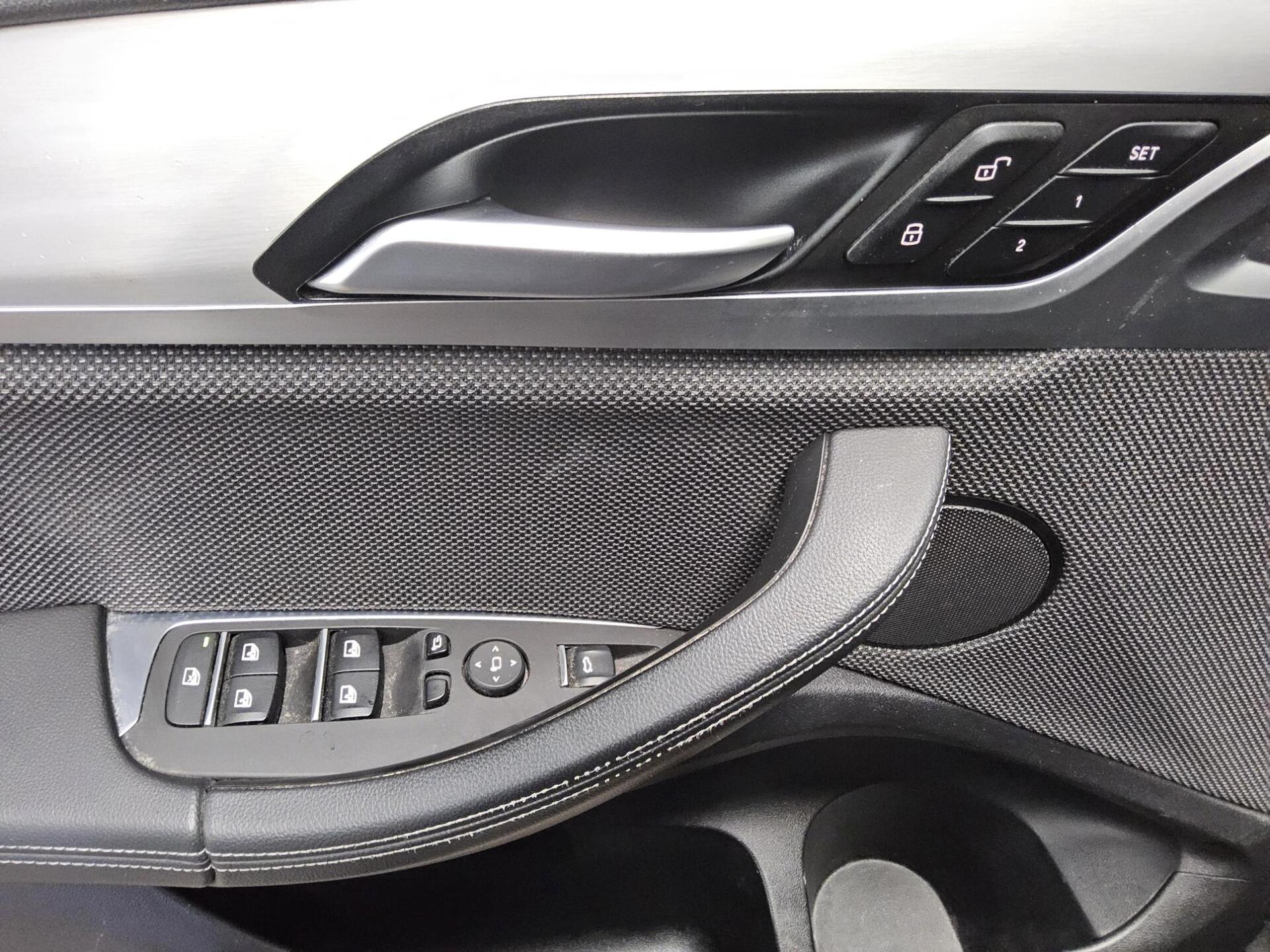 BMW X4 xDrive20d Advantage Navi LED LC HuD Pano AHK 10