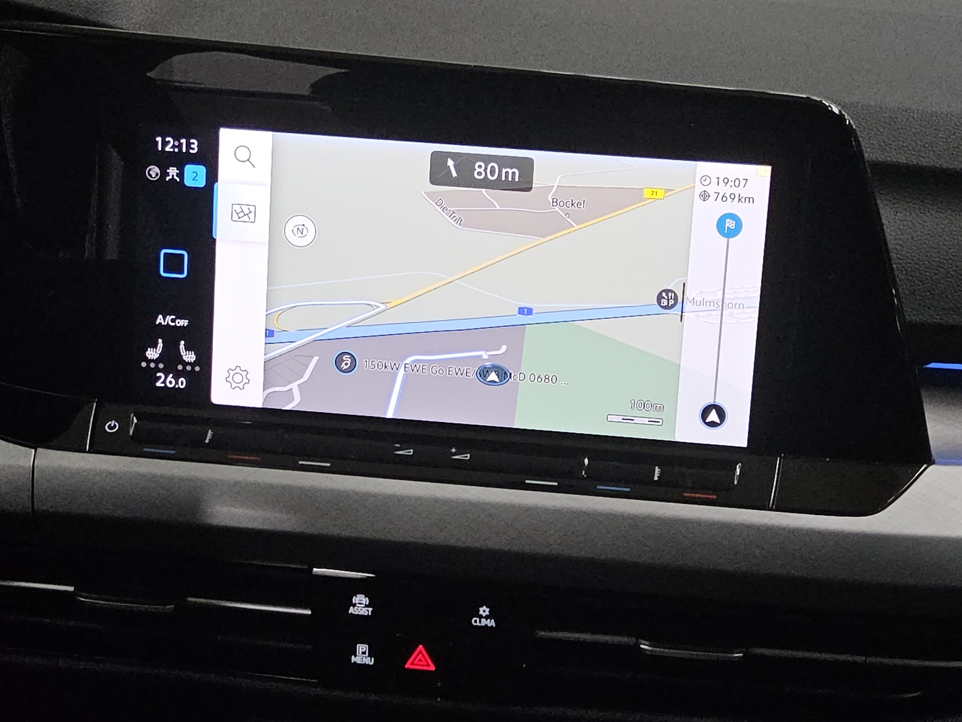 Volkswagen Golf-8 Var. 2.0 TDI Life Navi LED AID PDC Shz 7