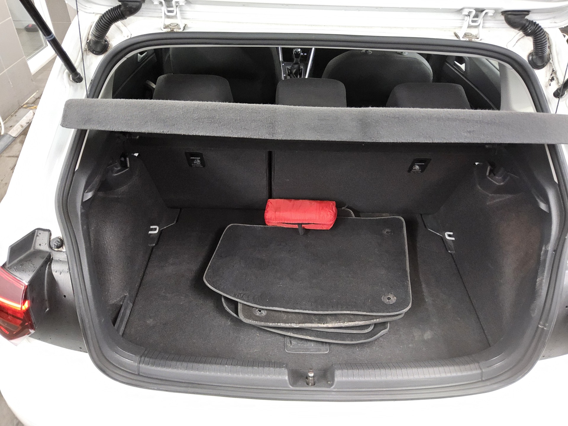 Volkswagen Polo 1.0 TSI Life Shz LED 11