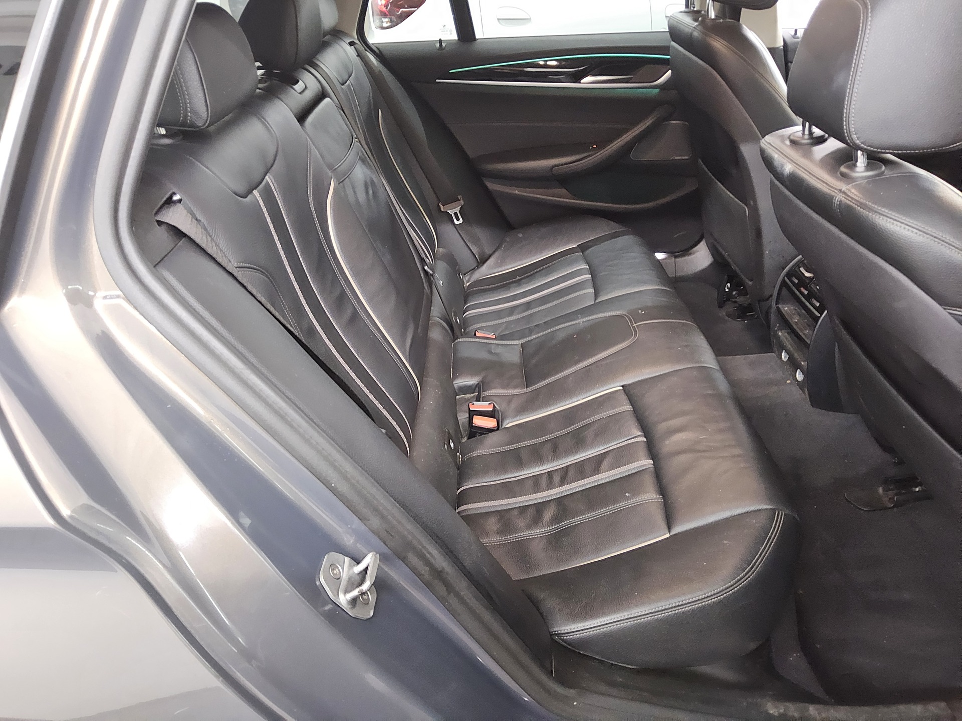 BMW 530dA Touring Luxury-Line Navi LED HuD H-K Inno 13