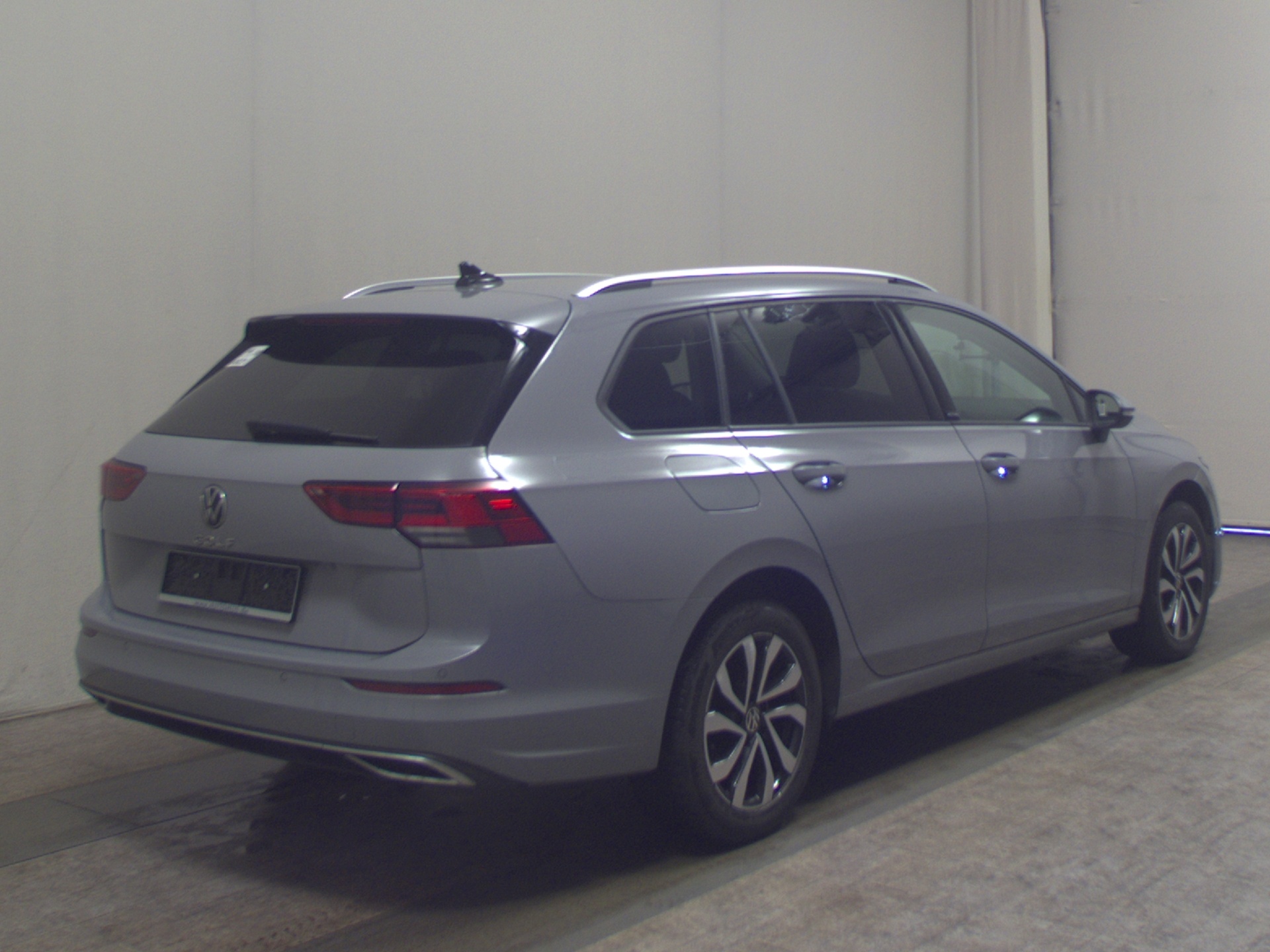 Volkswagen Golf-8 Var. 2.0 TDI Active Navi LED AID PDC Shz 4