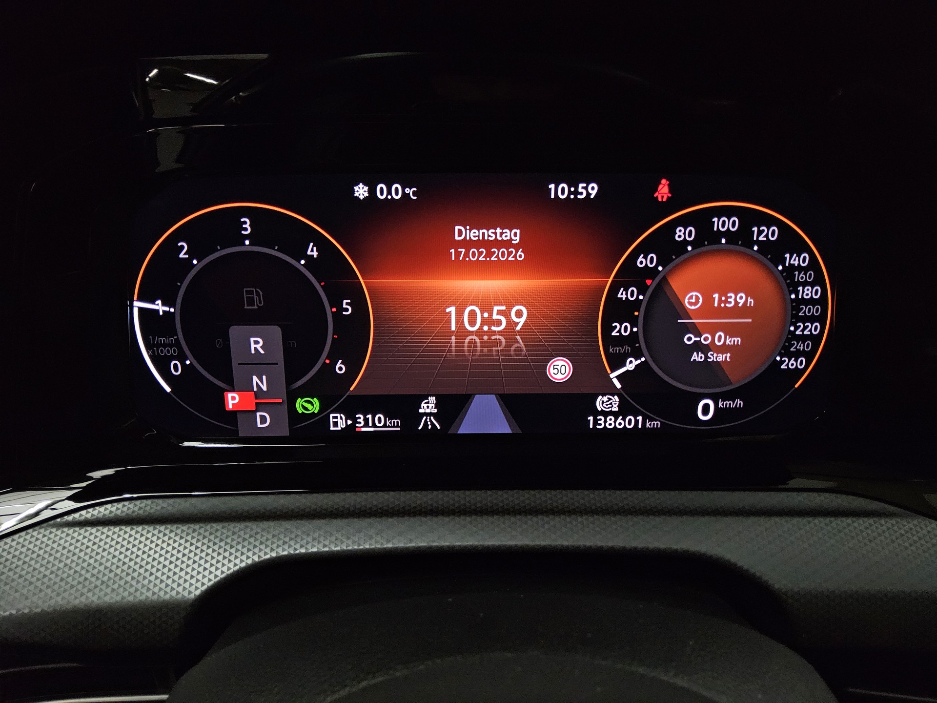 Volkswagen Golf-8 Var. 2.0 TDI Active Navi LED AID PDC Shz 8