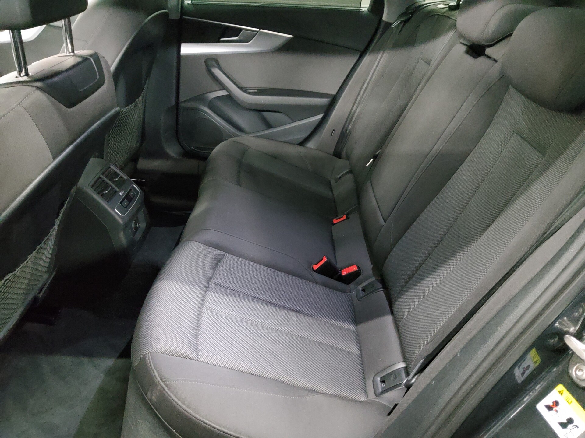 Audi A4 Avant 35 TDI advanced Navi+ vc Matrix  RFK 13