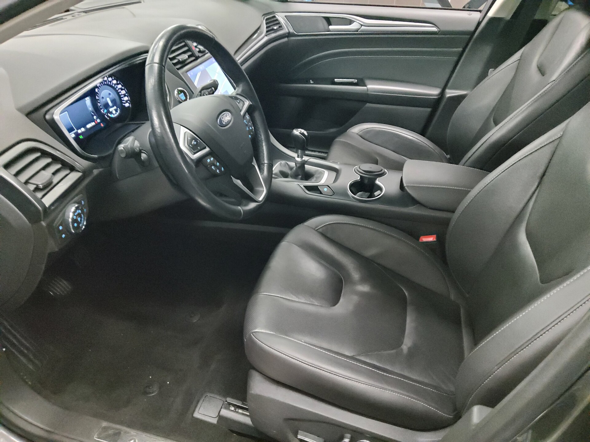 Ford Mondeo Turnier 2.0 EB Titanium Leder Navi RFK 8