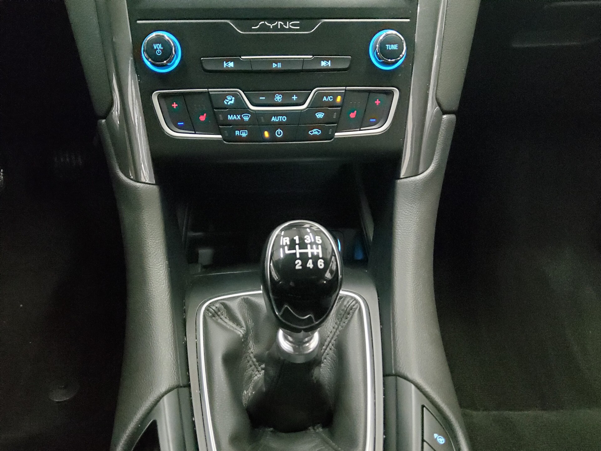 Ford Mondeo Turnier 2.0 EB Titanium Leder Navi RFK 6