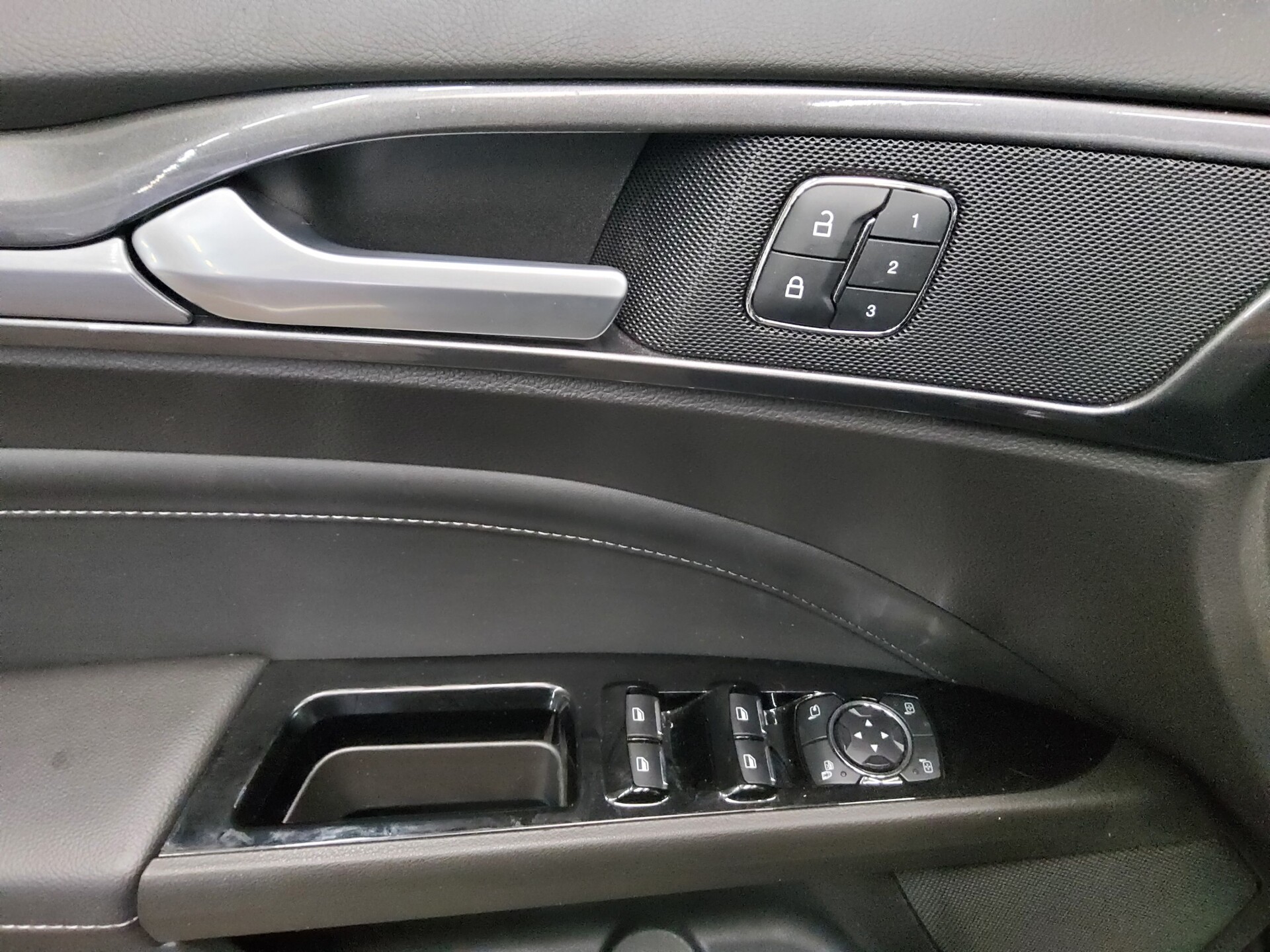 Ford Mondeo Turnier 2.0 EB Titanium Leder Navi RFK 9