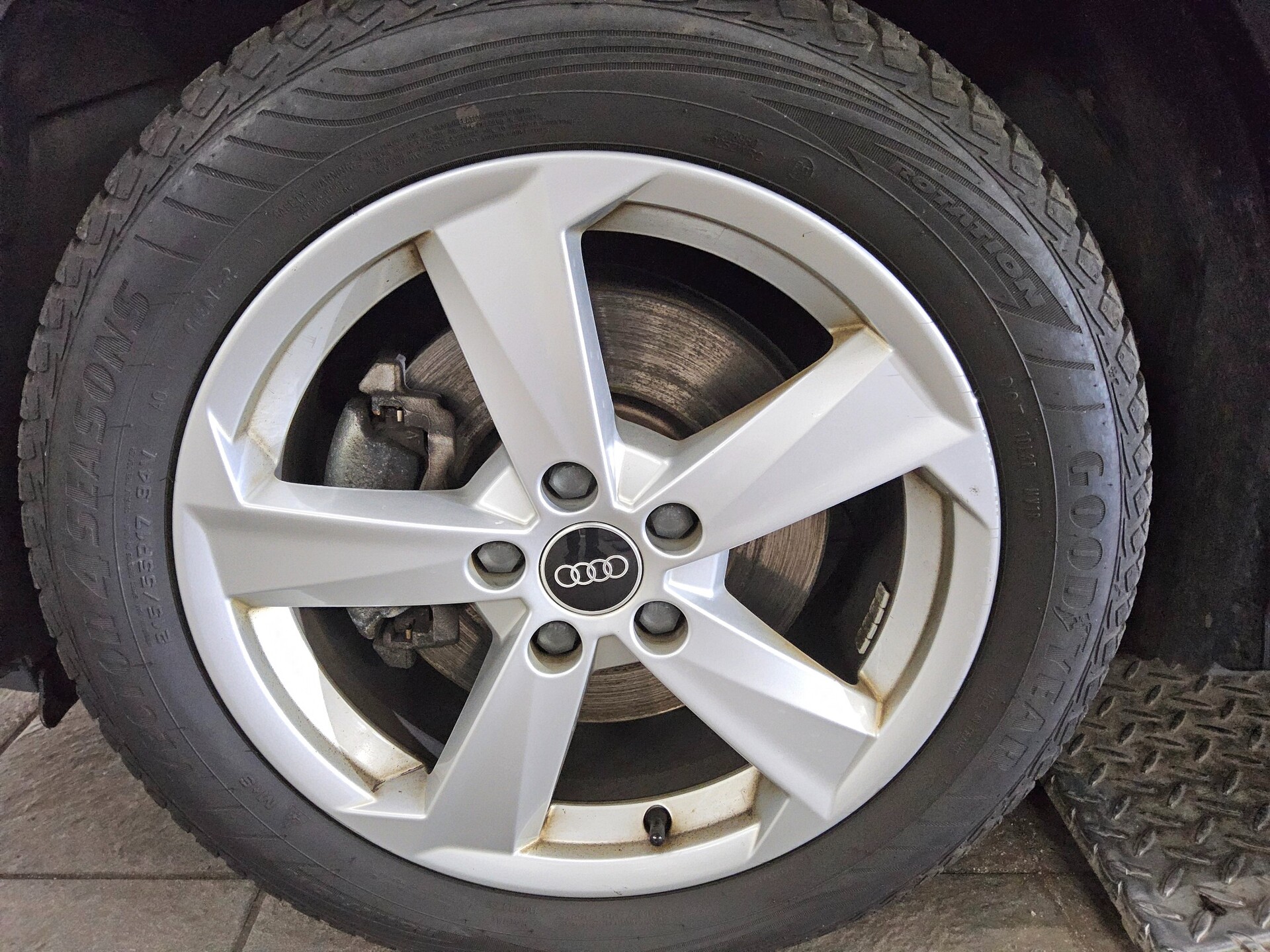 Audi Q2 35 TDI S-Line Navi LED Shz PDC 10