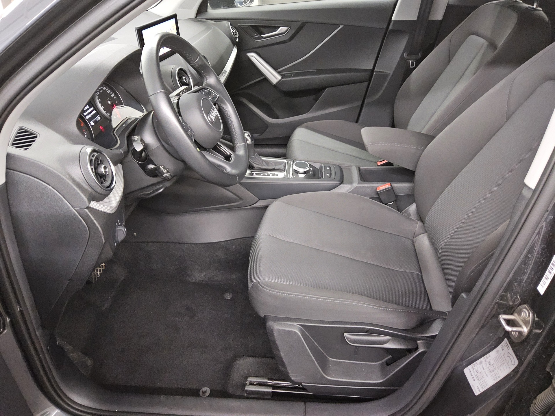 Audi Q2 35 TFSI Navi+ LED Kamera Shz 8