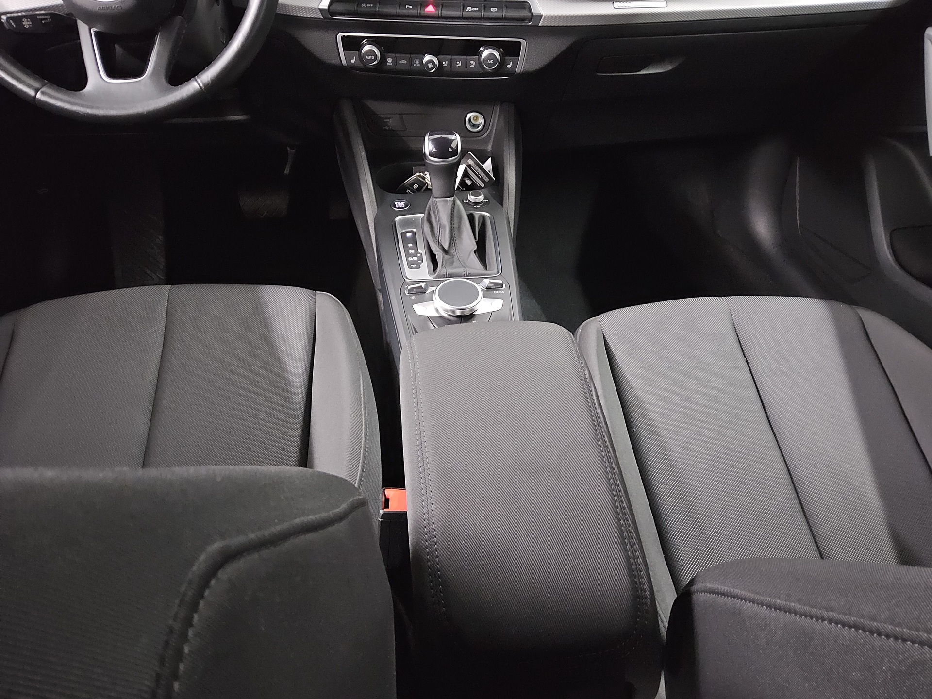 Audi Q2 35 TFSI Navi+ LED Kamera Shz 6