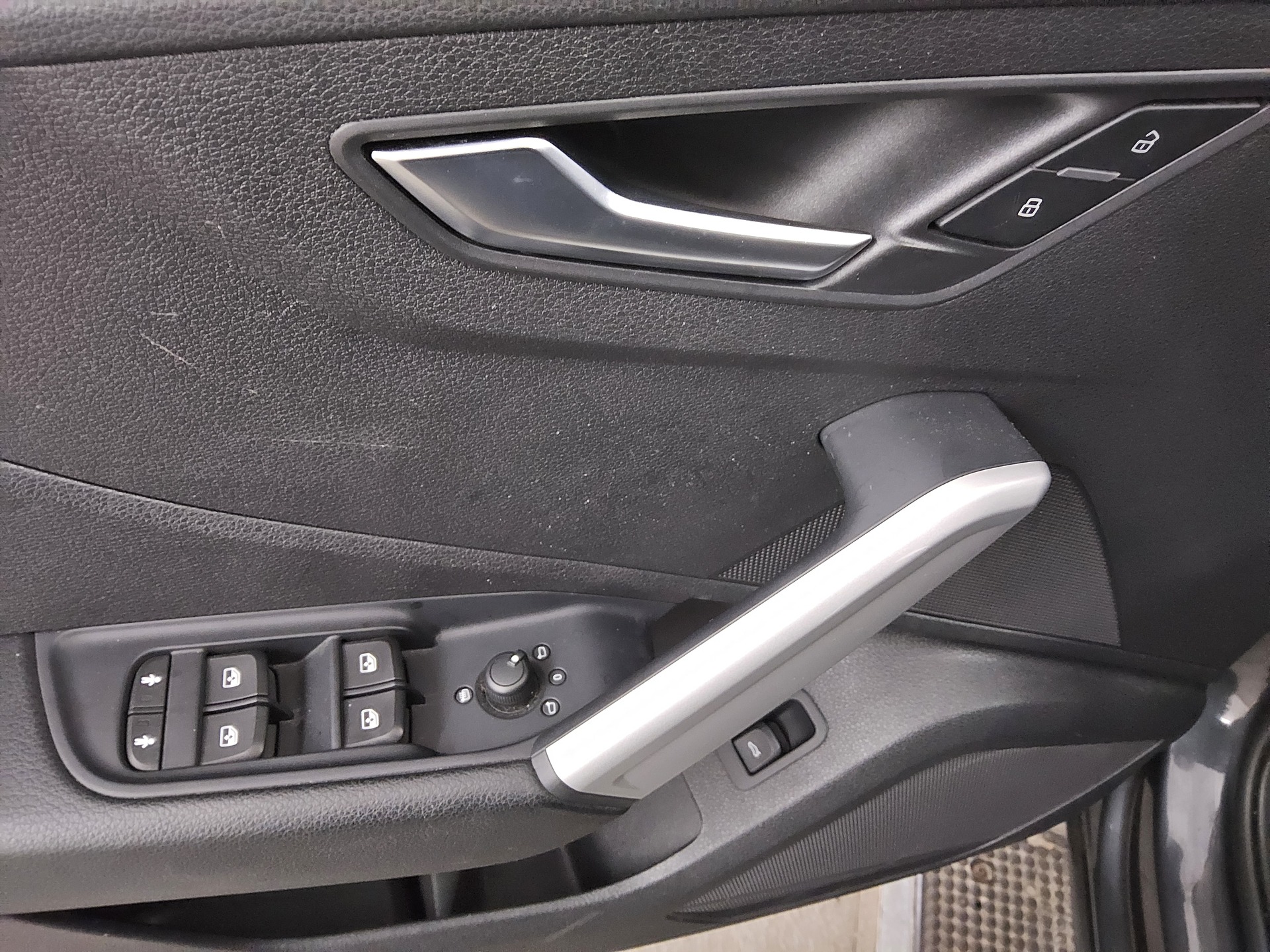 Audi Q2 35 TFSI Navi+ LED Kamera Shz 9