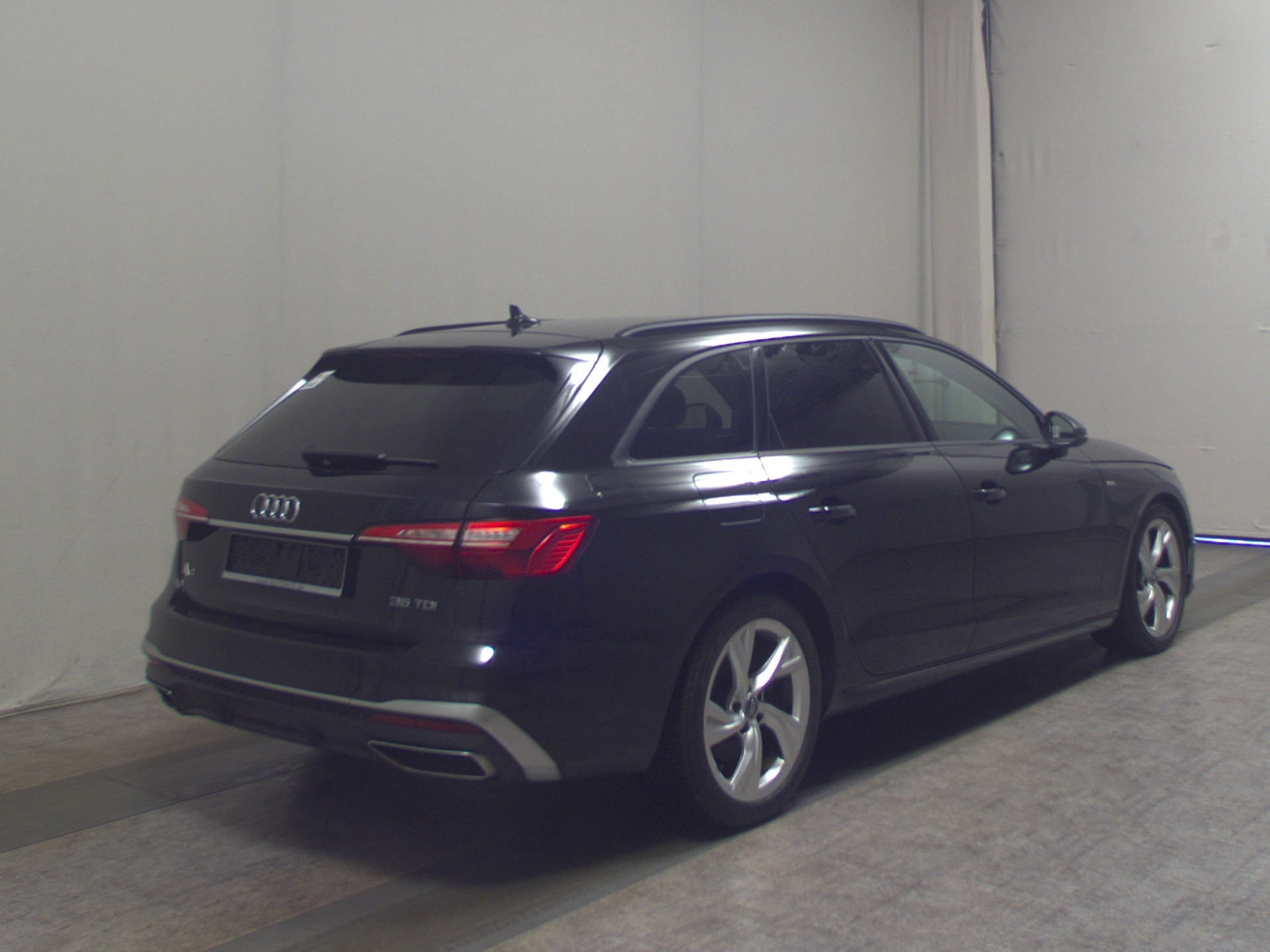 Audi A4 Avant 35 TDI S-Line Navi LED Shz PDC Tempomat 4